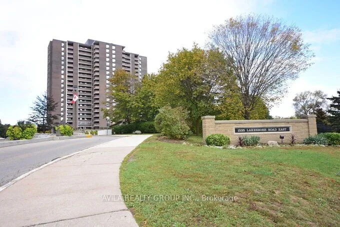 1535 Lakeshore Road E 204, Mississauga, ON L5E 3E2