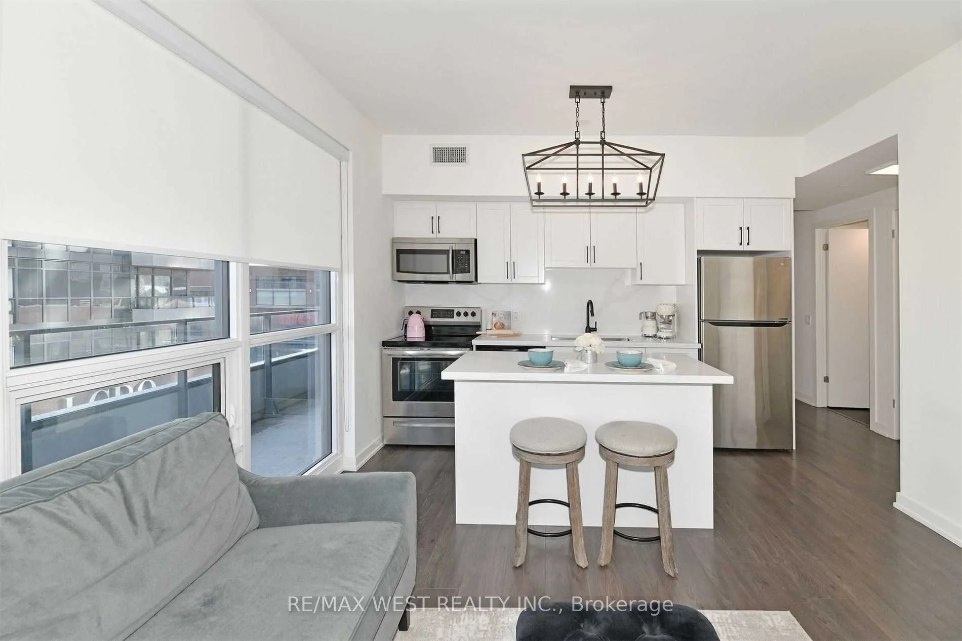 2212 Lake Shore Boulevard W 506, Toronto W06, On M8v 0c2