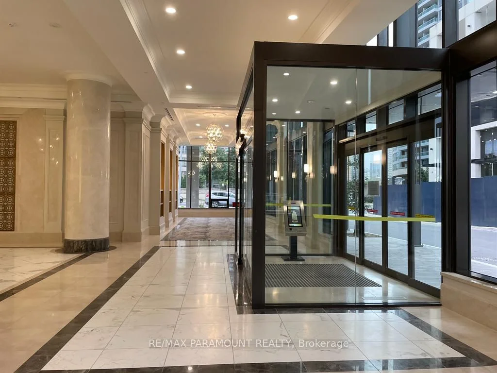 36 Elm Drive 2106, Mississauga, ON L5B 0N3