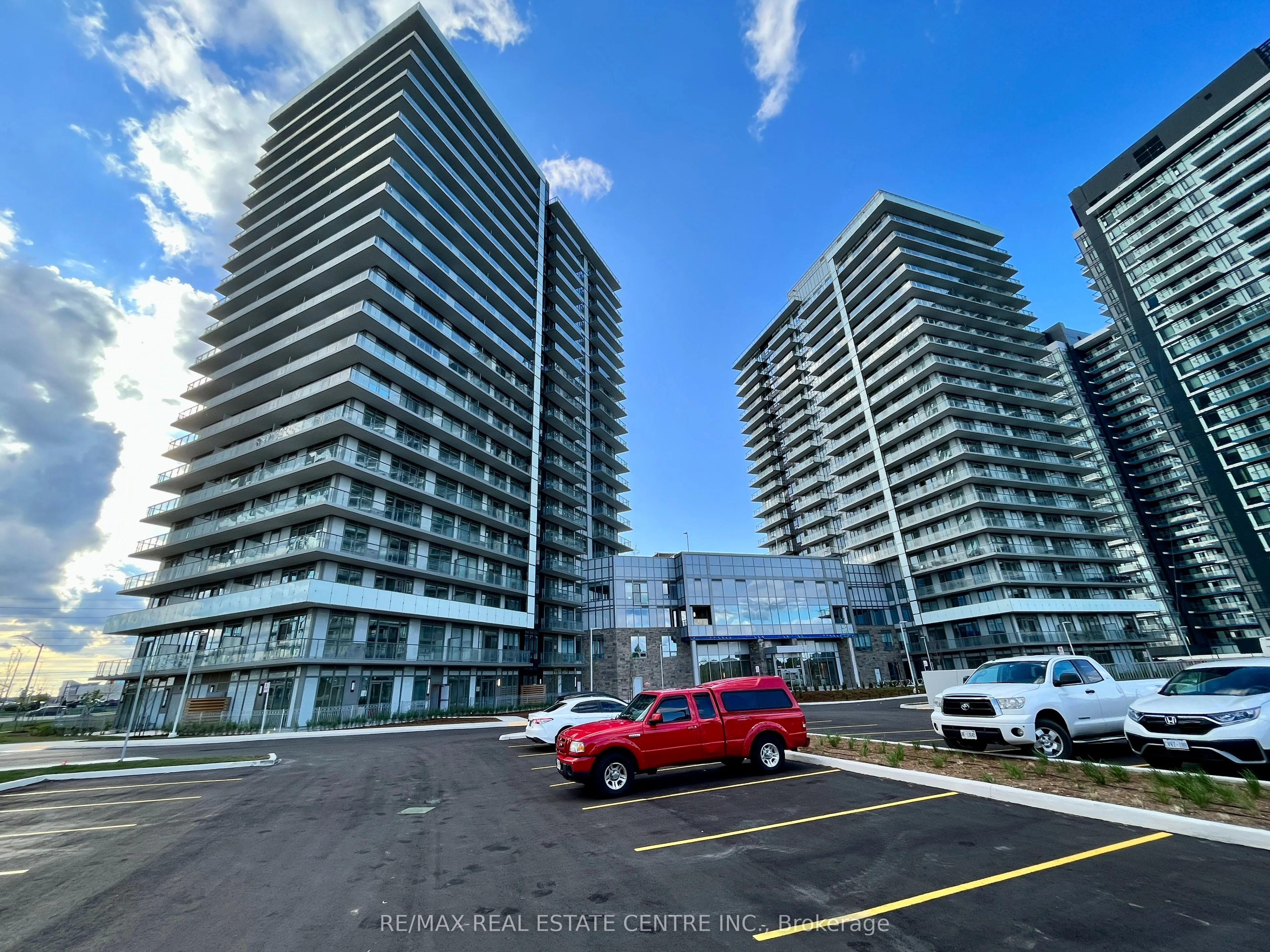4655 Metcalfe Avenue 1009, Mississauga, ON L5M 0Z7