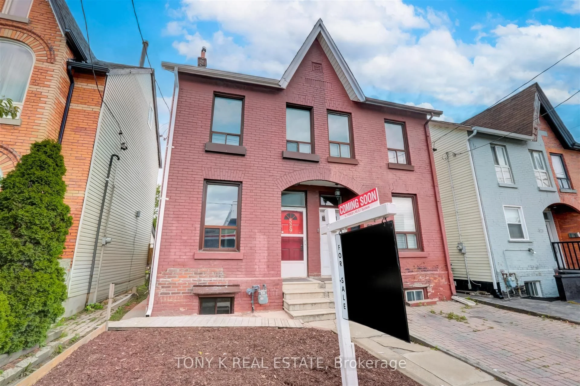 529 Keele Street, Toronto W02, ON M6N 3E4