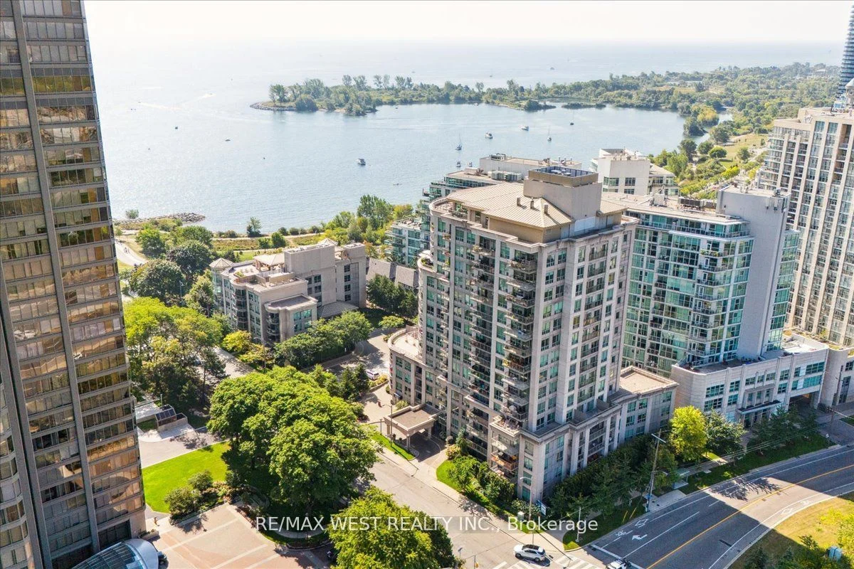 88 Palace Pier Court 908, Toronto W06, ON M8V 4C2