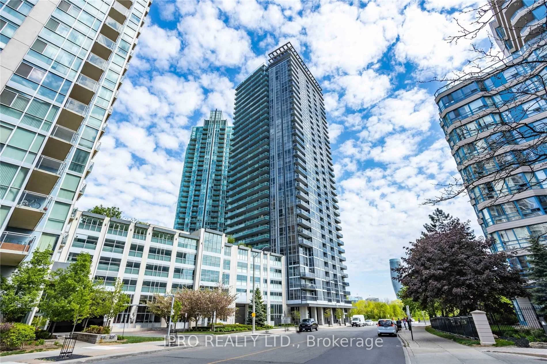 223 Webb Drive 306, Mississauga, ON L5B 0E8