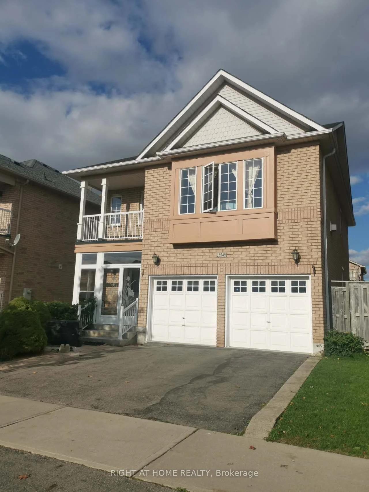 5549 Churchill Meadows Boulevard, Mississauga, ON L5M 6M8