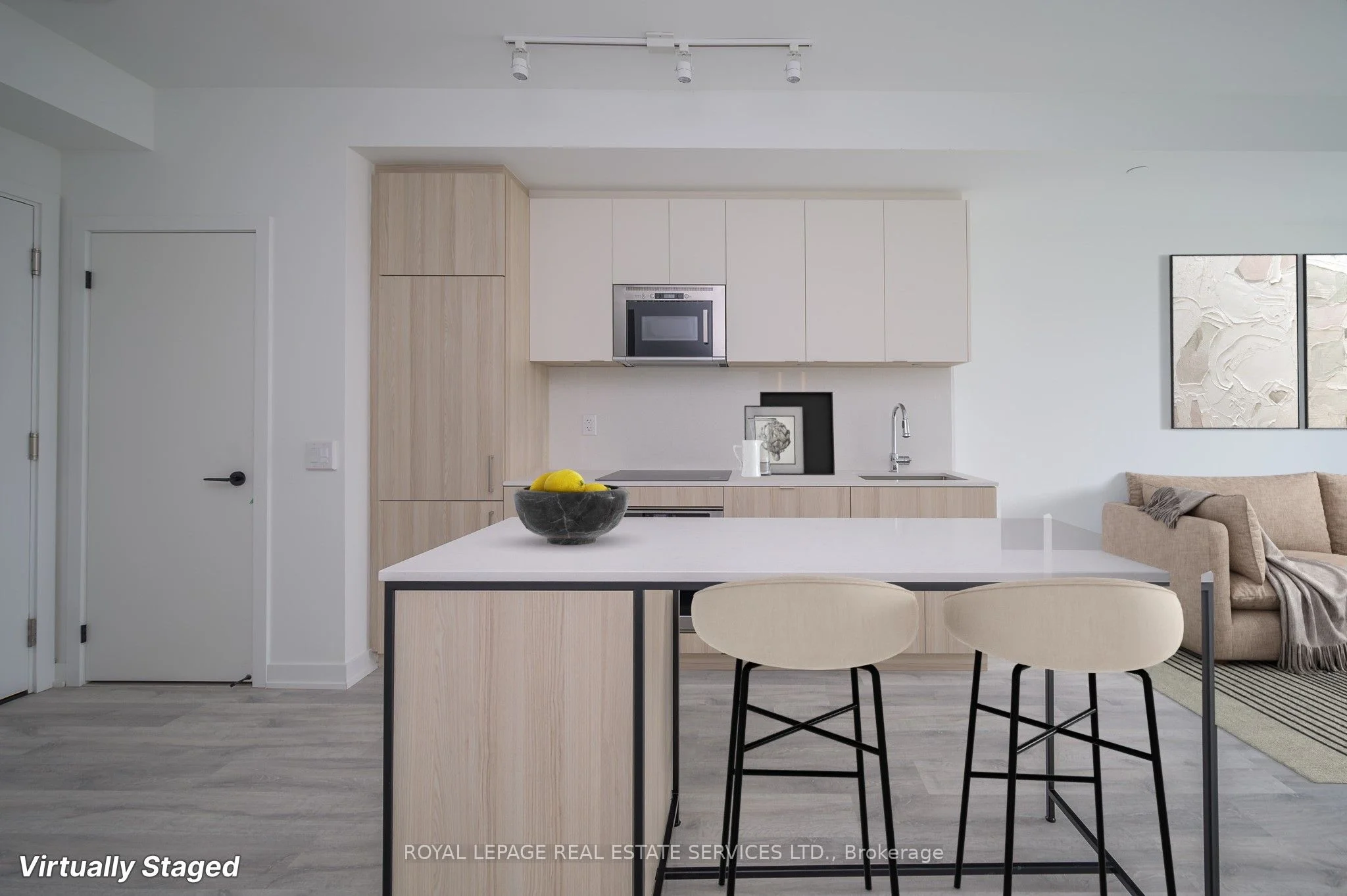215 Lakeshore Road W 526, Mississauga, ON L5H 0A7