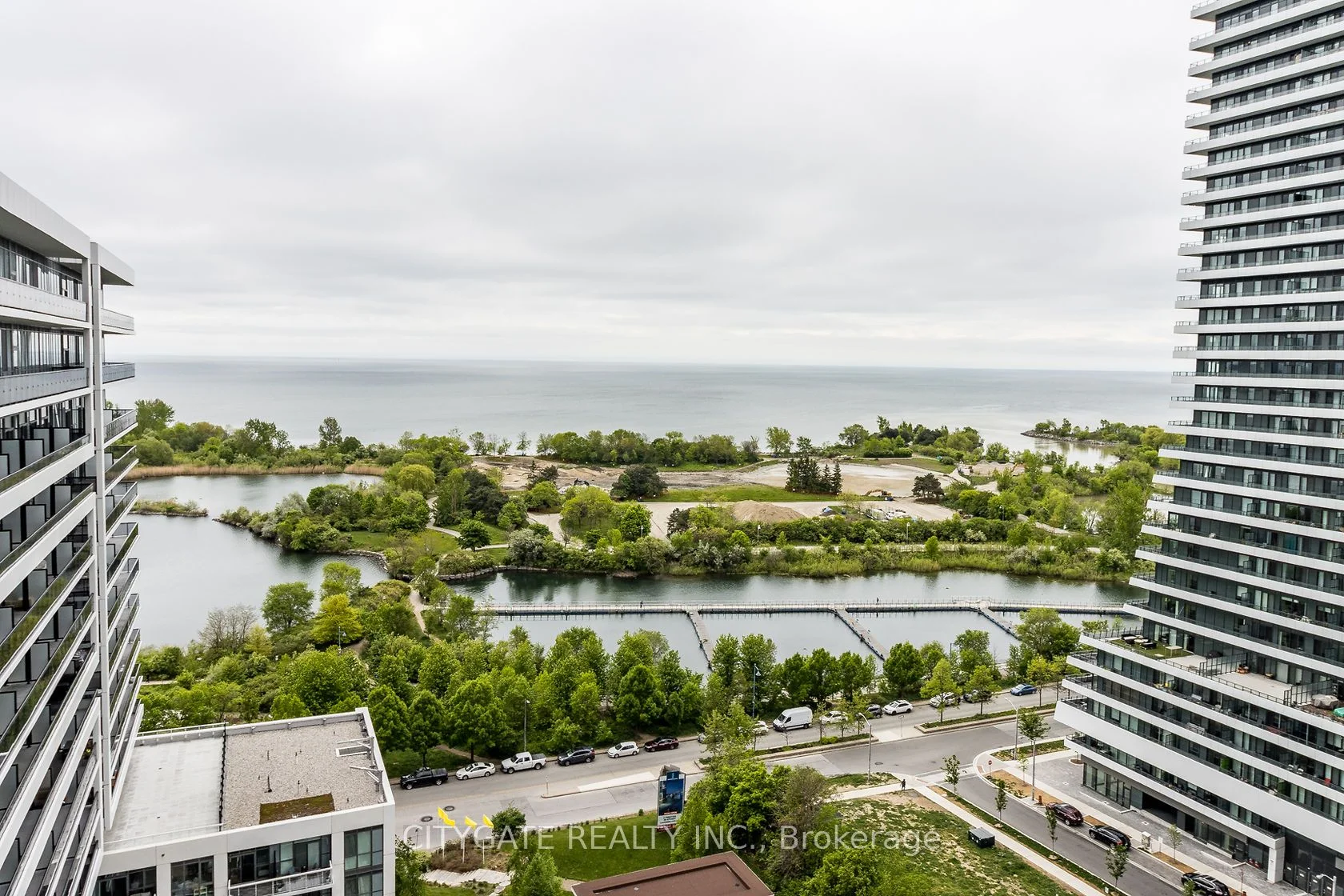 70 Annie Craig Drive 1607, Toronto W06, On M8v 0c4