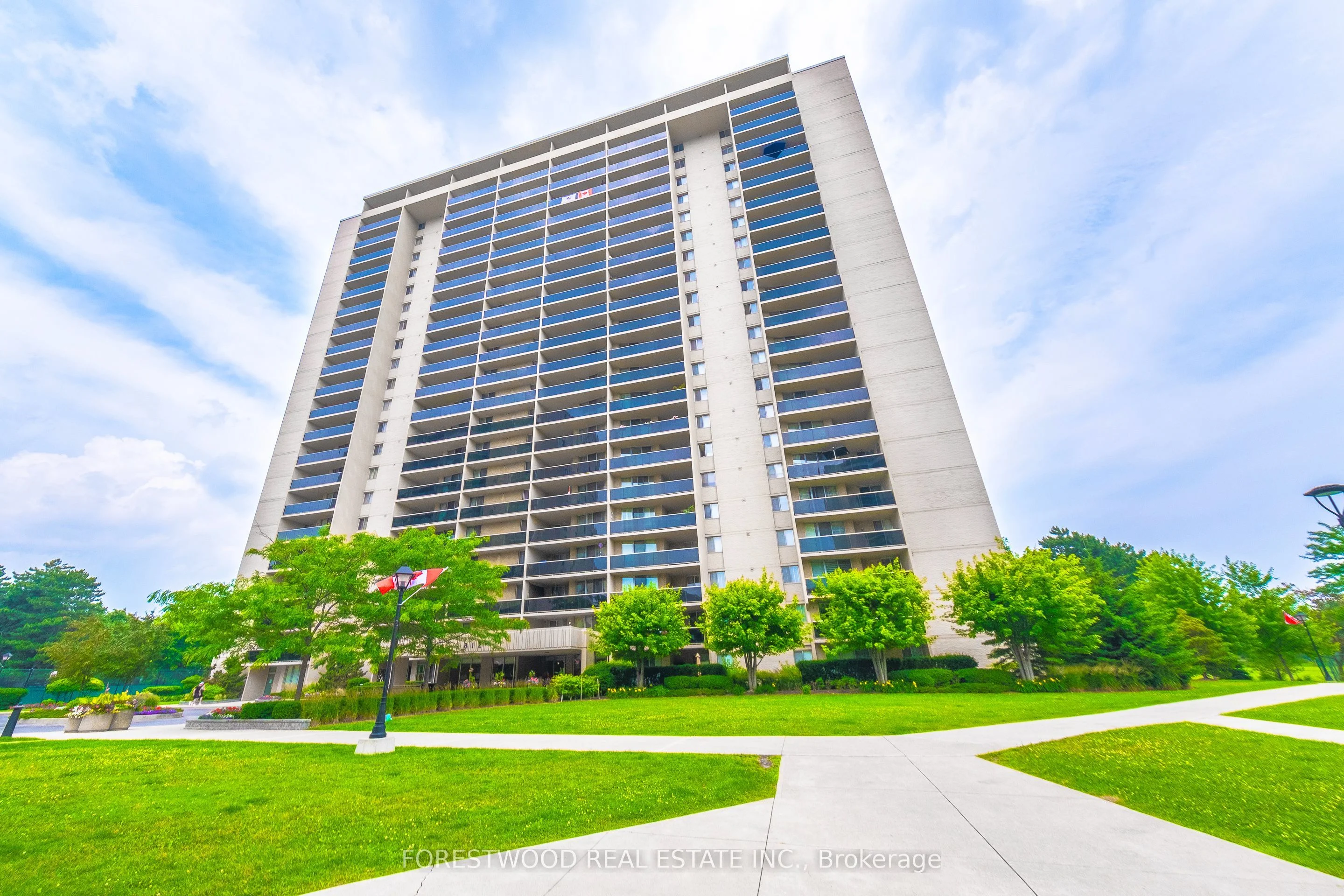 812 Burnhamthorpe Road 205, Toronto W08, ON M9C 4W1