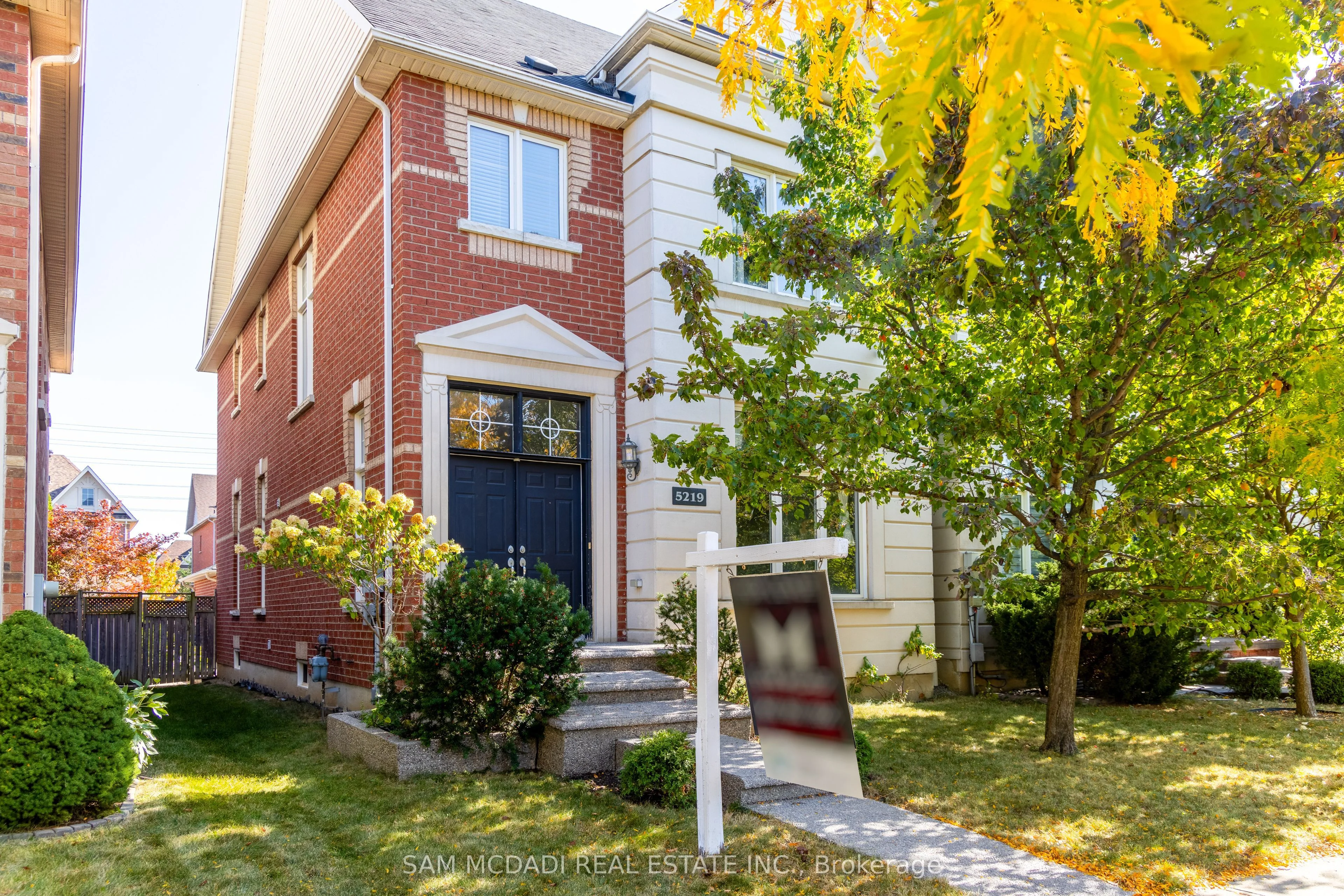 5219 Preservation Circle S, Mississauga, ON L5M 7T3