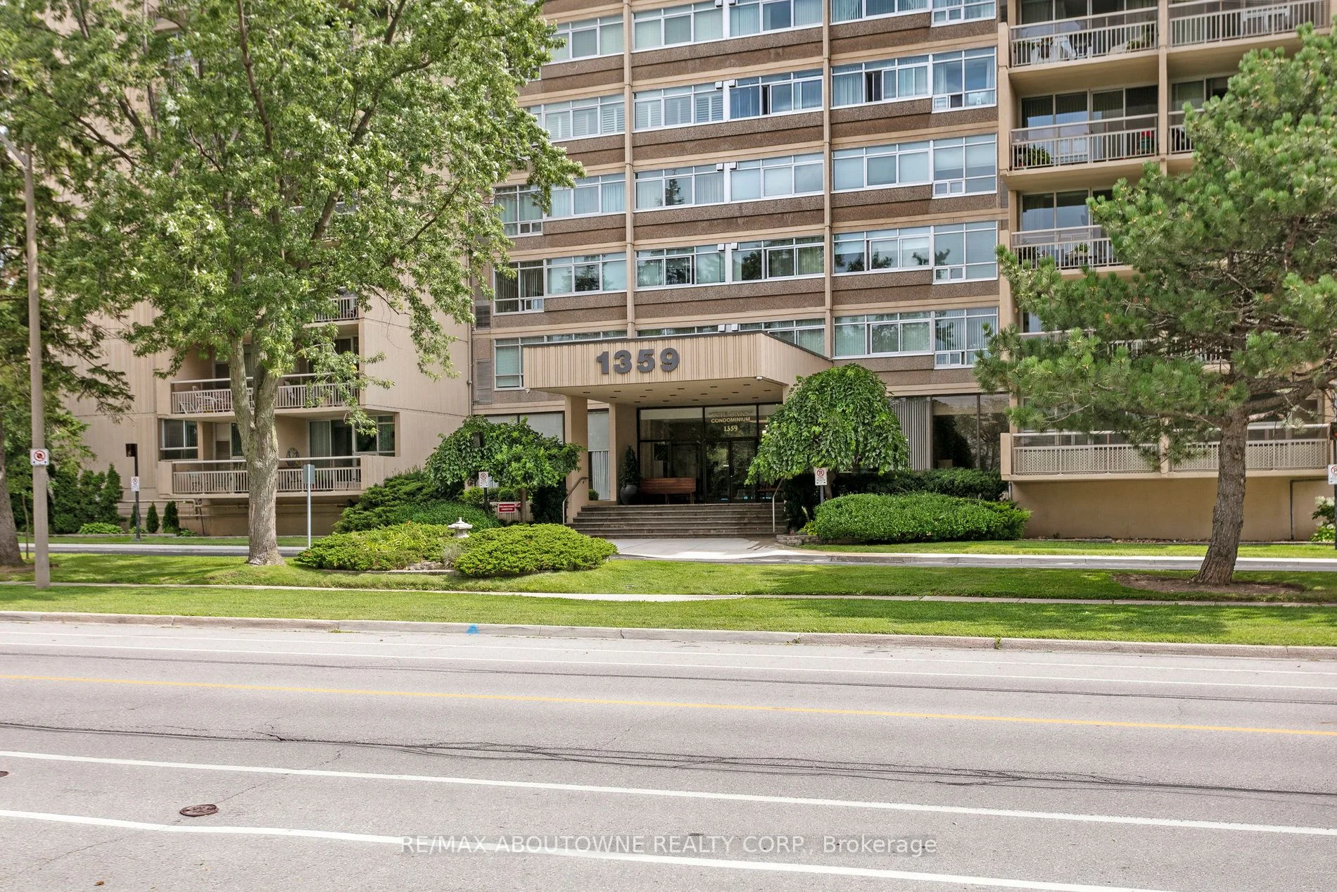 1359 White Oaks Boulevard 2201, Oakville, ON L6H 2R8