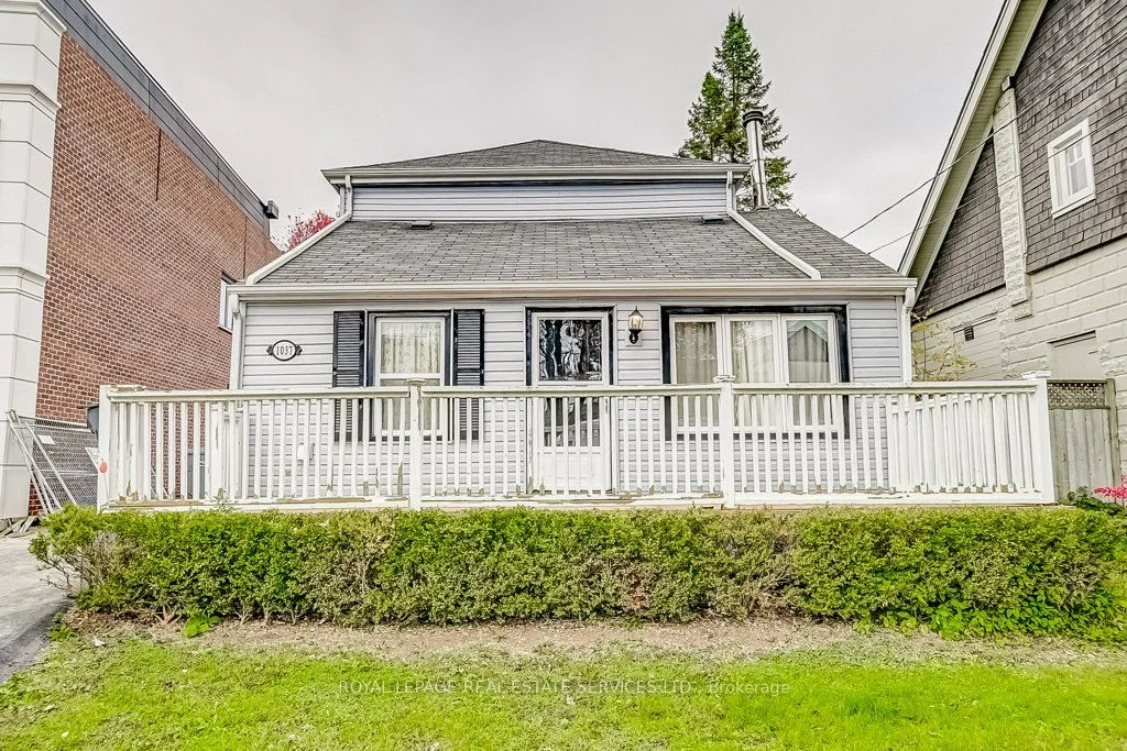 1037 West Avenue, Mississauga, ON L5E 1V8