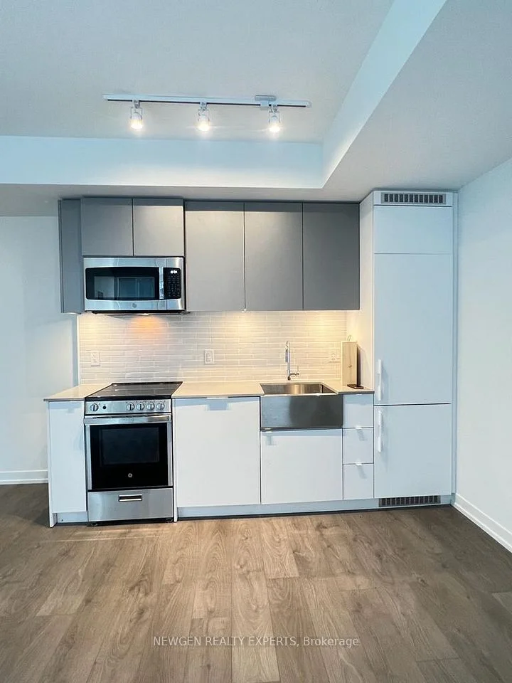 270 Dufferin Street 710, Toronto W01, ON M6K 0H8