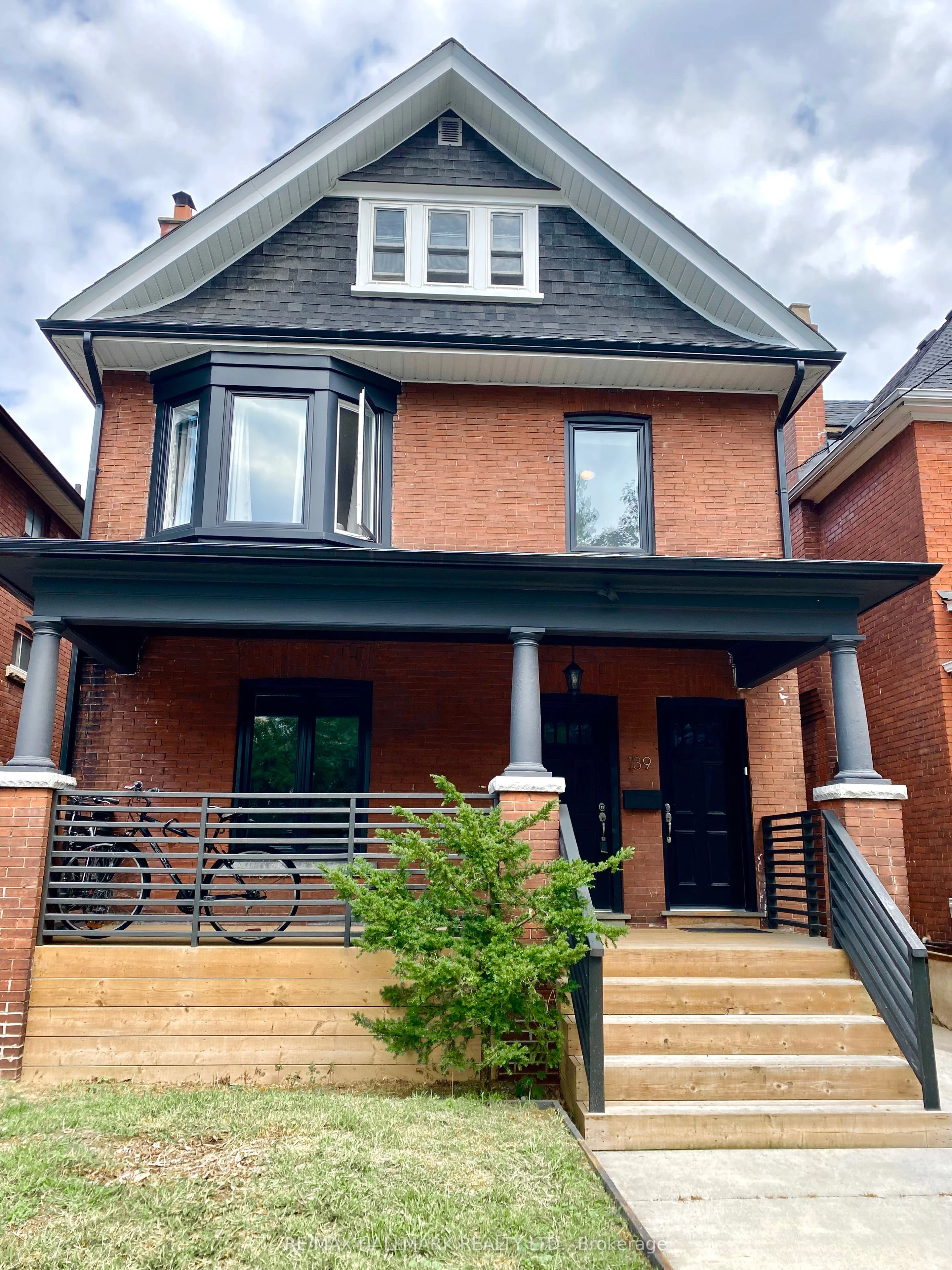 139 Mavety Street #2, Toronto W02, ON M6P 2L8