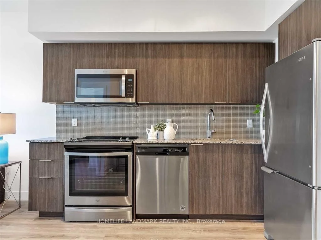 30 Shore Breeze Dr Drive 3215, Toronto W06, ON M8V 1A1