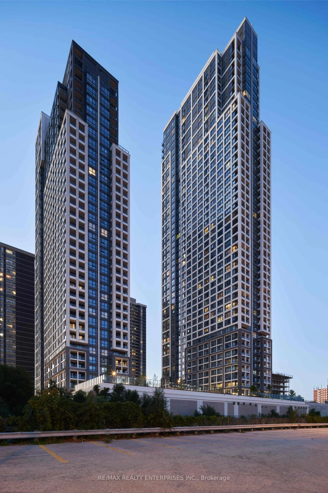 9 Mabelle Avenue 2720, Toronto W08, ON M9A 4X7