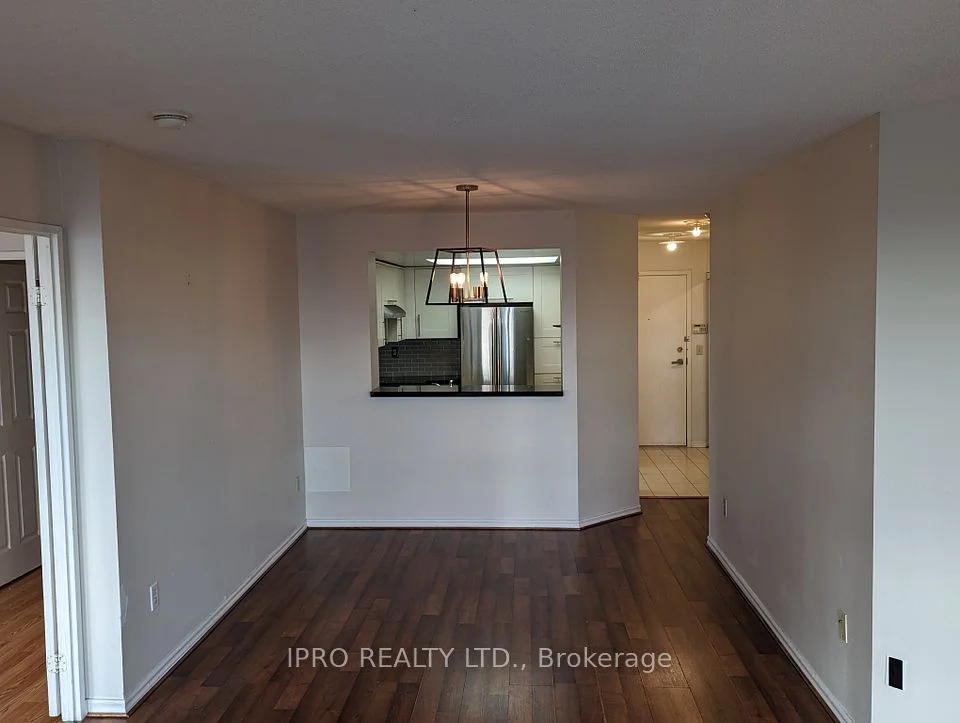 335 Webb Drive 2112, Mississauga, ON L5B 4A1