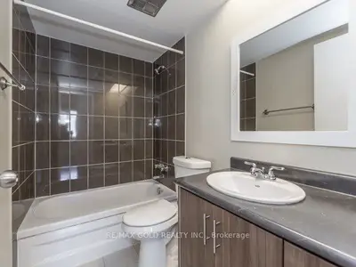 50 Elm Drive E 1206, Mississauga, ON L5A 3X2