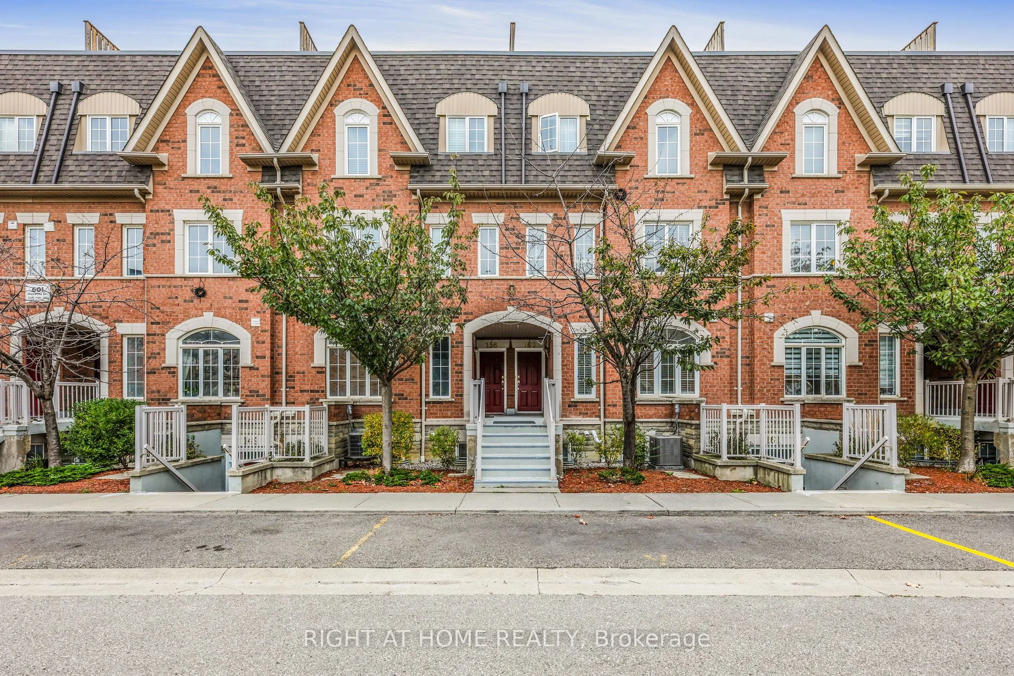 601 Shoreline Drive 154, Mississauga, ON L5B 4K1