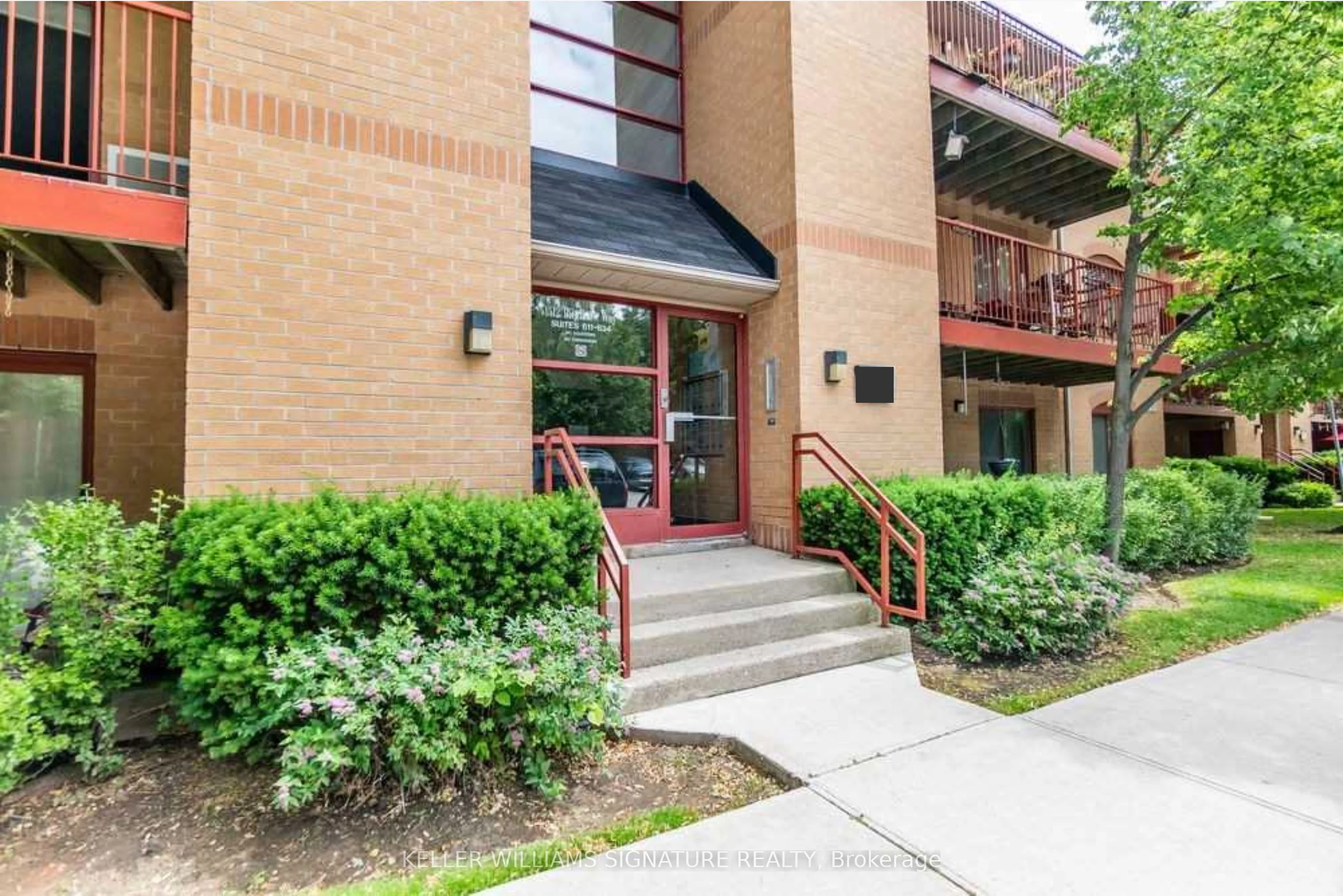 1512 PILGRIMS Way 613, Oakville, ON L6M 3H1