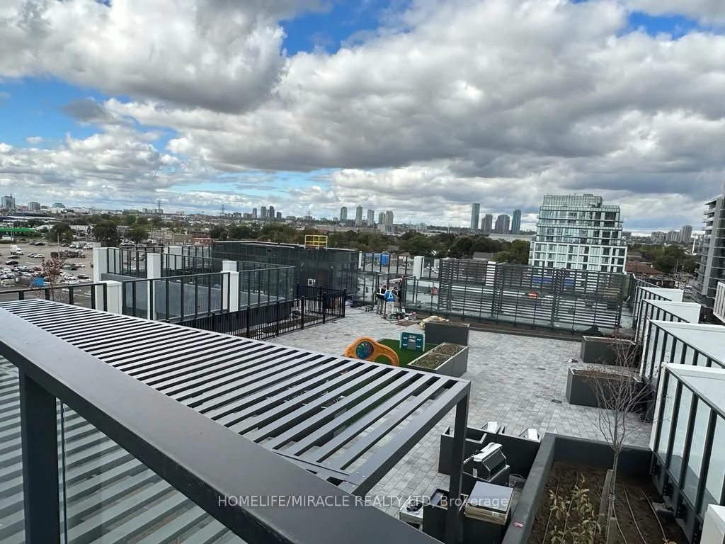 36 Zorra Street 804, Toronto W08, ON M8Z 0G5