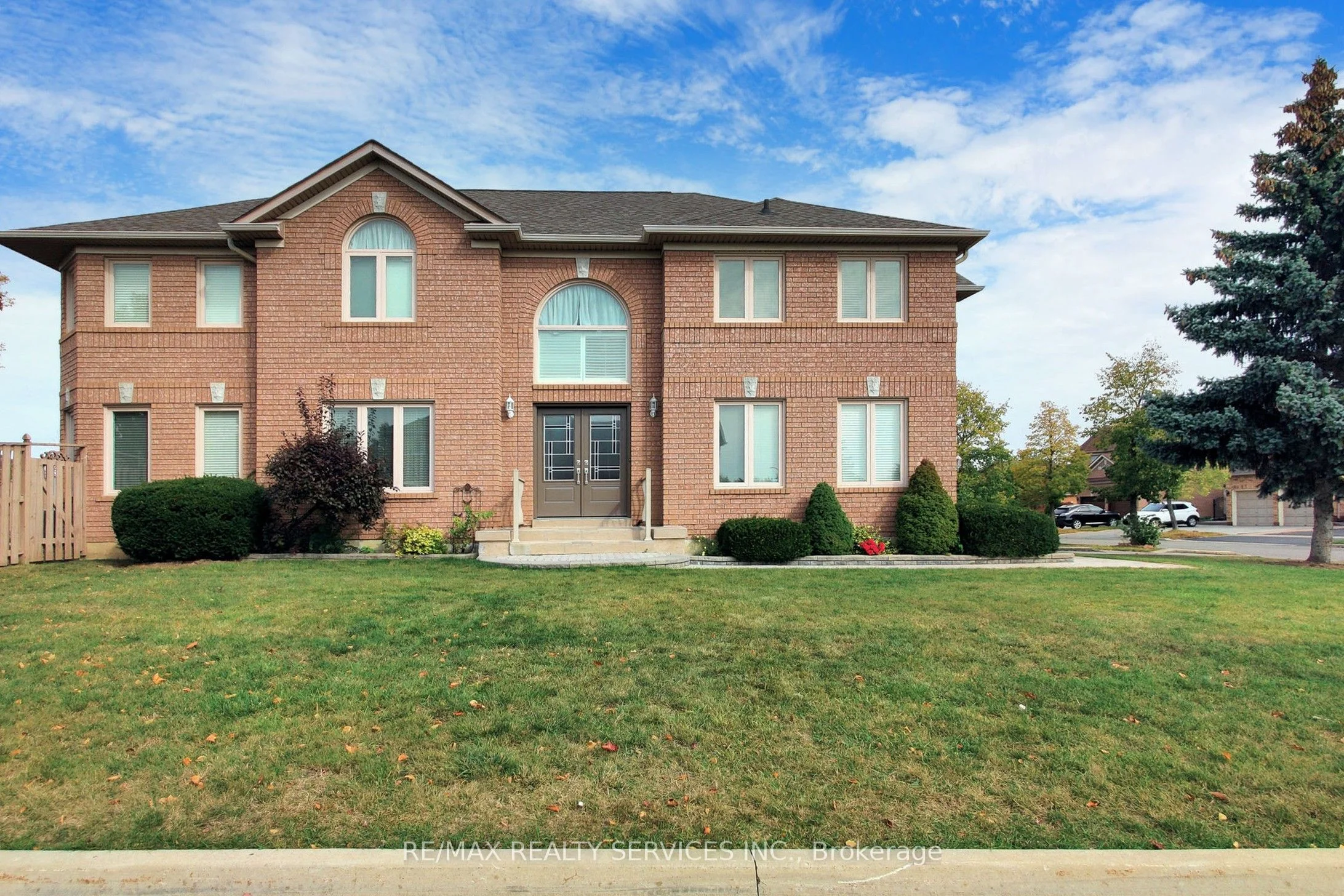 1323 Midgreen Lane, Mississauga, ON L5V 2E5