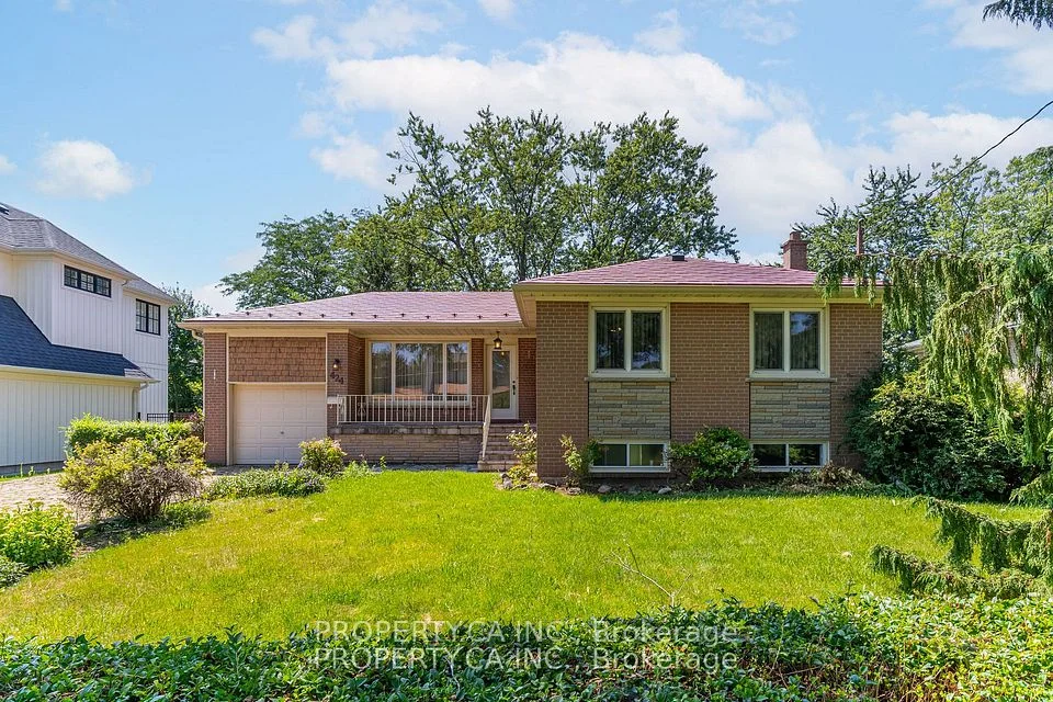 424 Saville Crescent Lower, Oakville, ON L6L 3T8