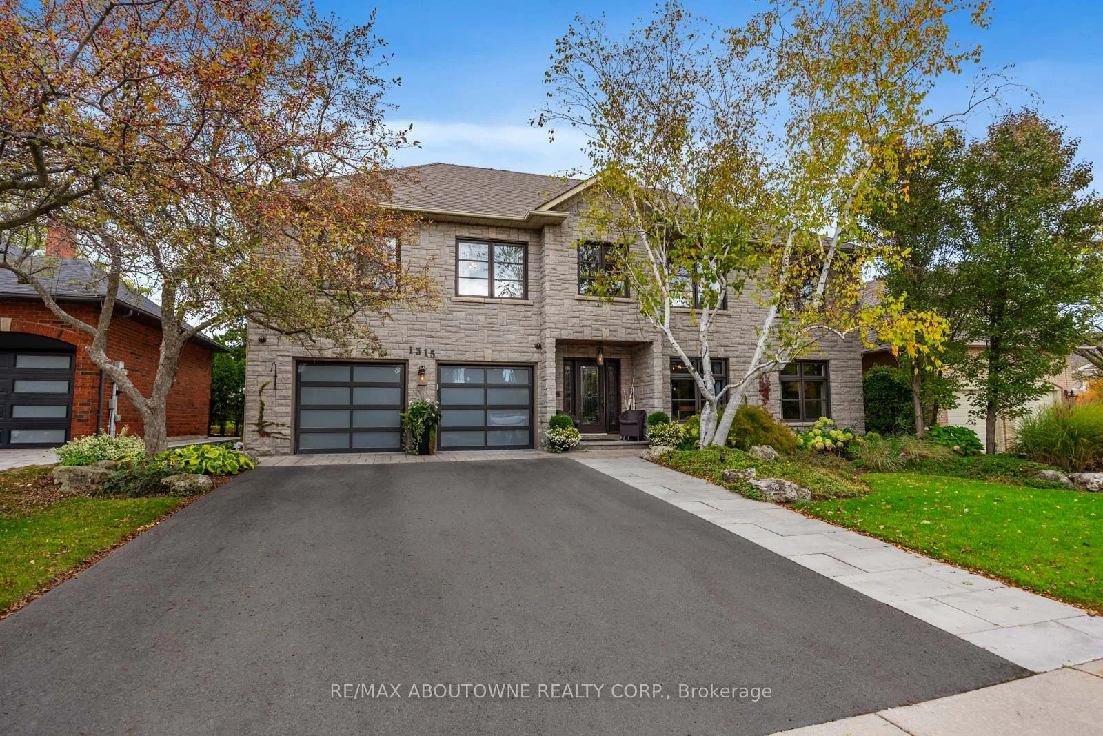 1315 Greeneagle Drive, Oakville, On L6m 2n1