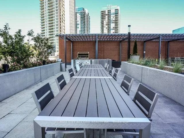 2200 Lakeshore Boulevard W 4208, Toronto W06, ON M8V 1A2