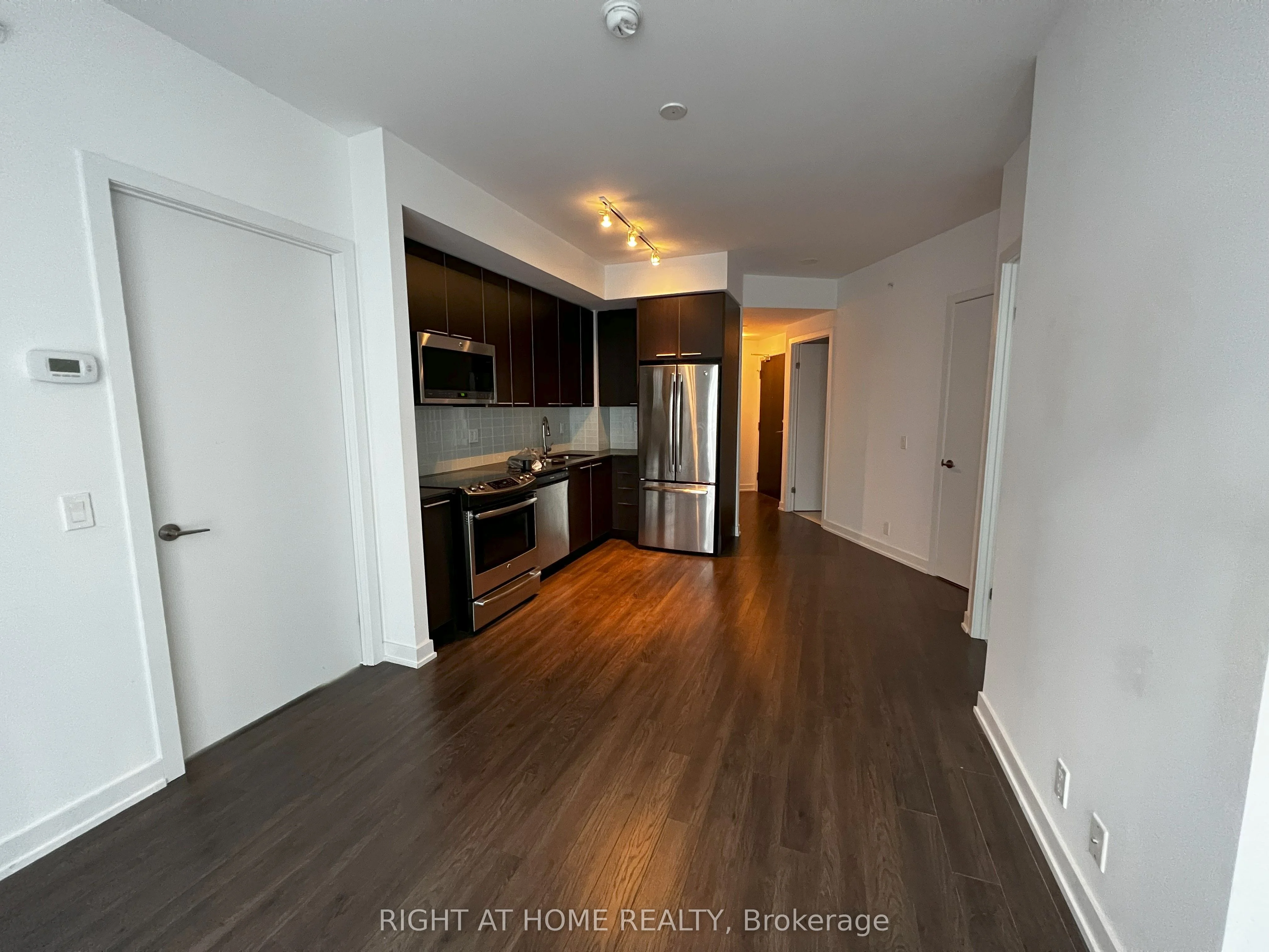 10 Park Lawn Road N 522, Toronto W06, On M8v 0h9