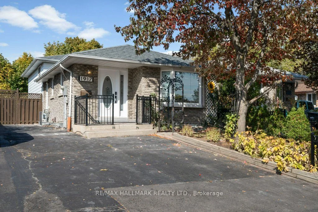 1917 Bonnymede Drive Main, Mississauga, ON L5J 1E2