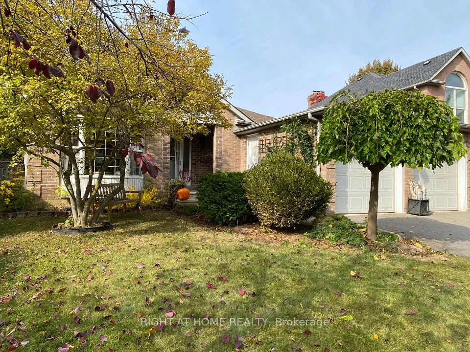4572 Credit Pointe Drive, Mississauga, ON L5M 3L5