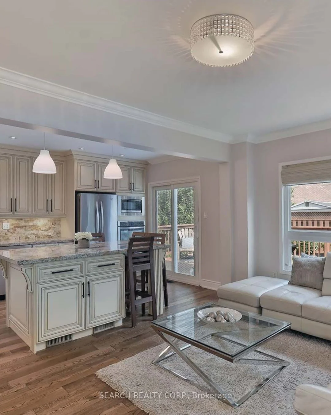 899 Mays Crescent, Mississauga, ON L5V 2J1