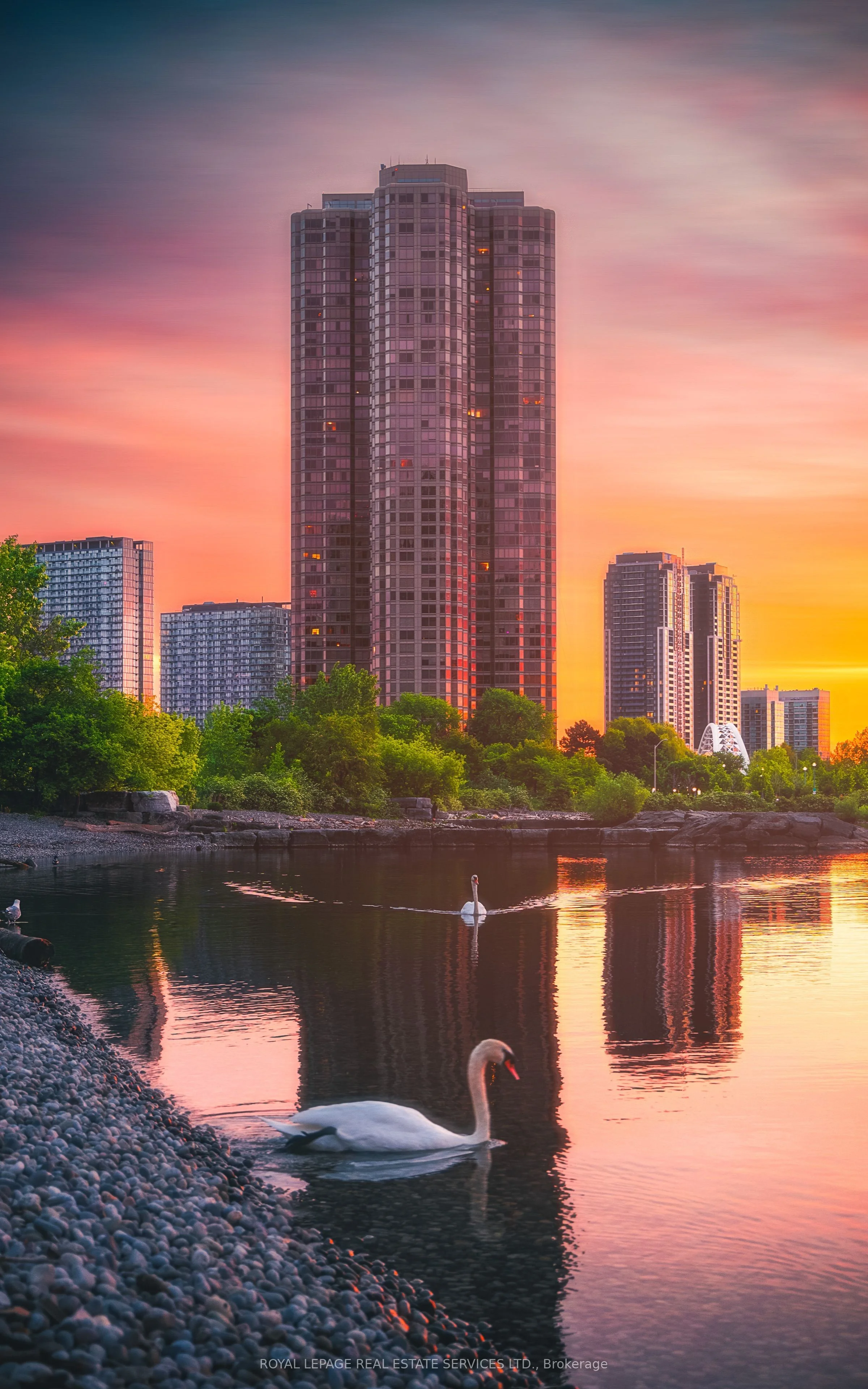 1 Palace Pier Court 3105, Toronto W06, ON M8V 3W9