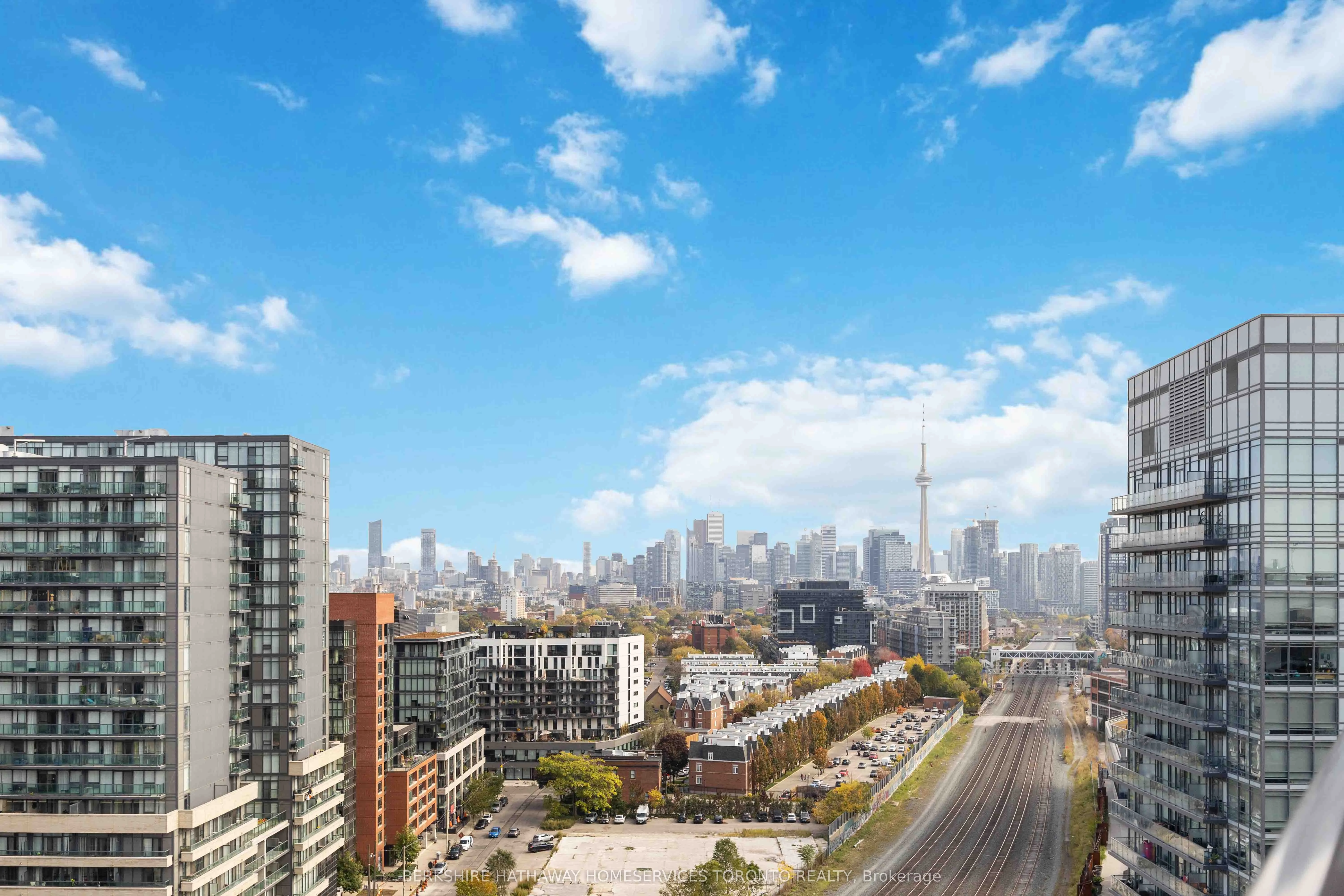 38 Joe Shuster Way S 1625, Toronto W01, ON M6K 0A5