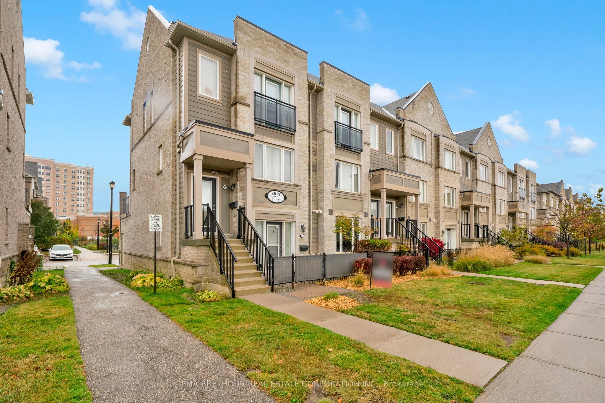 2915 Hazelton Place 11, Mississauga, ON L5M 6J3