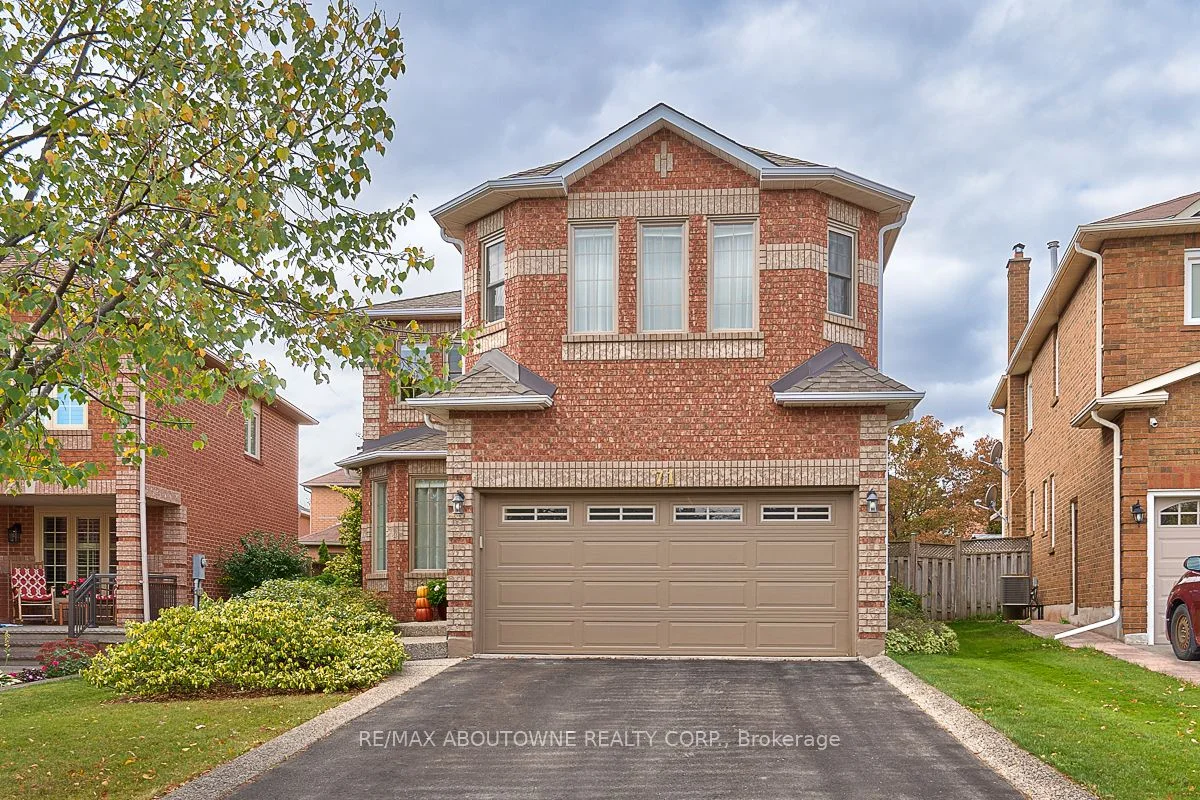 71 FERNLEA Crescent, Oakville, ON L6H 6B2