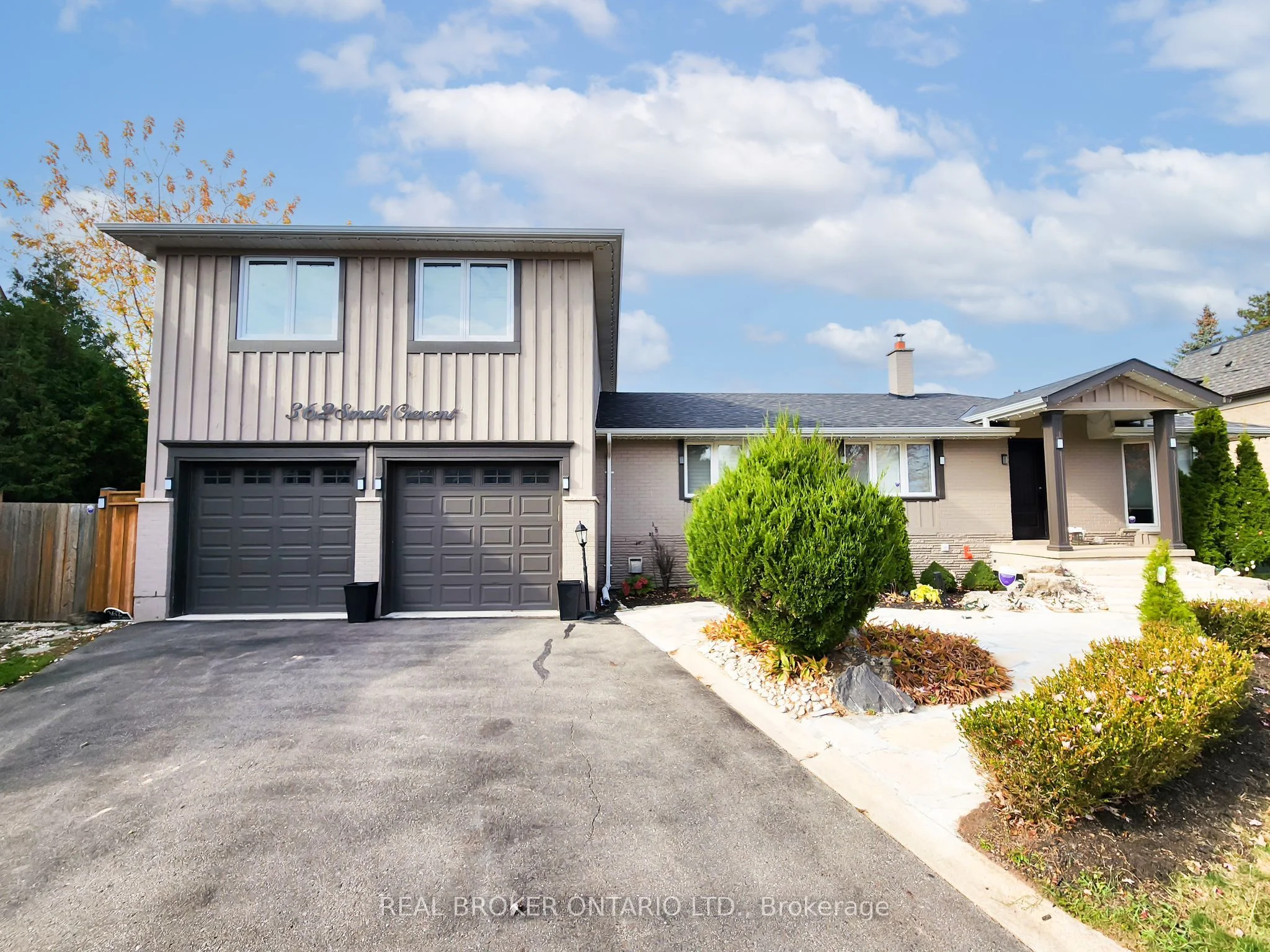 362 Small Crescent, Oakville, ON L6L 4L4