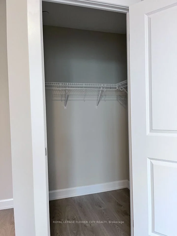3200 William Colston Avenue 403, Oakville, On L6h 7w6