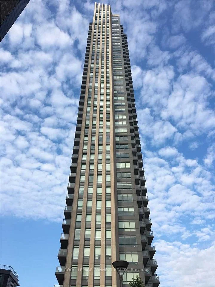 36 park lawn Road 2501, Toronto W06, ON M8Y 3H8
