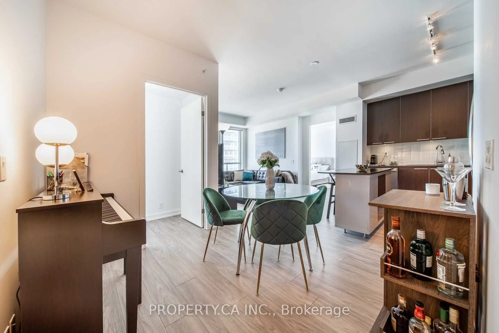 10 Parklawn Road 3410, Toronto W06, ON M8V 0H9
