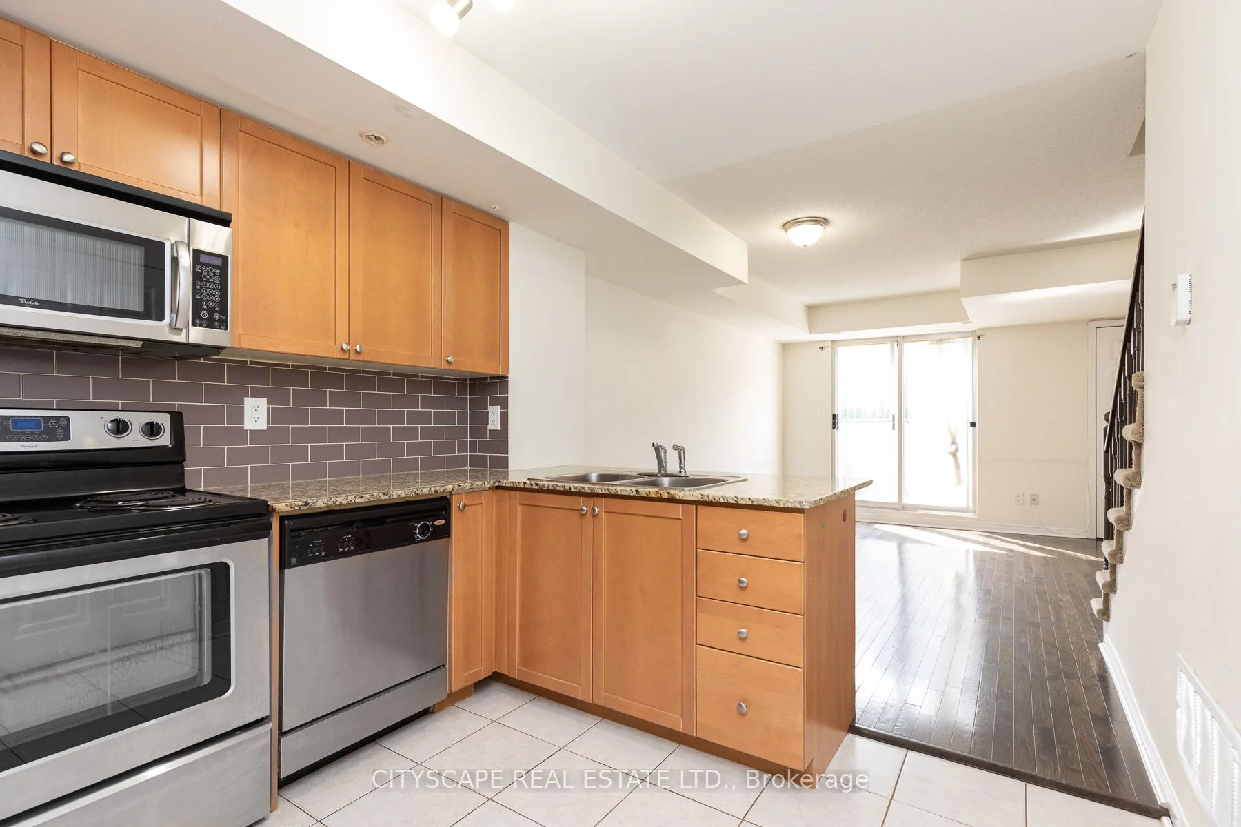25 Elsie Lane 145, Toronto W02, ON M6P 3N3