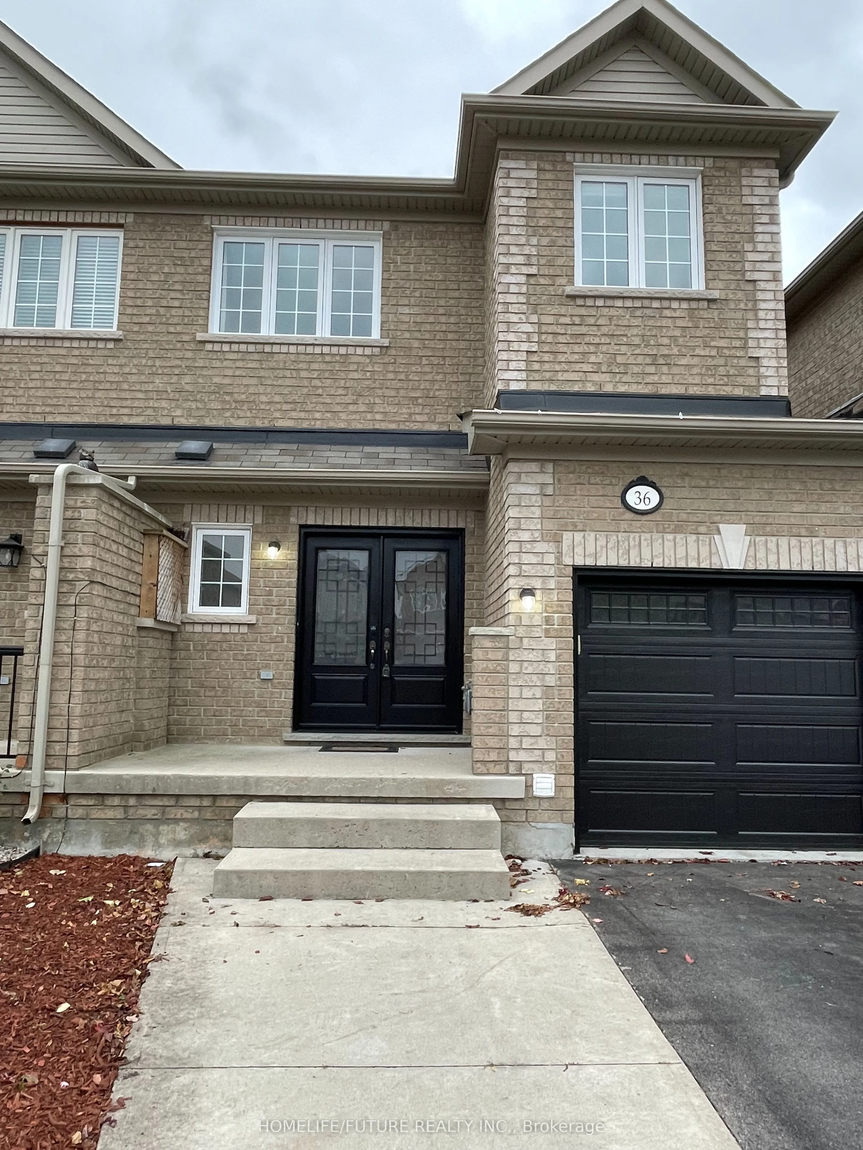 36 La Roche Avenue, Halton Hills, ON L7G 0C8