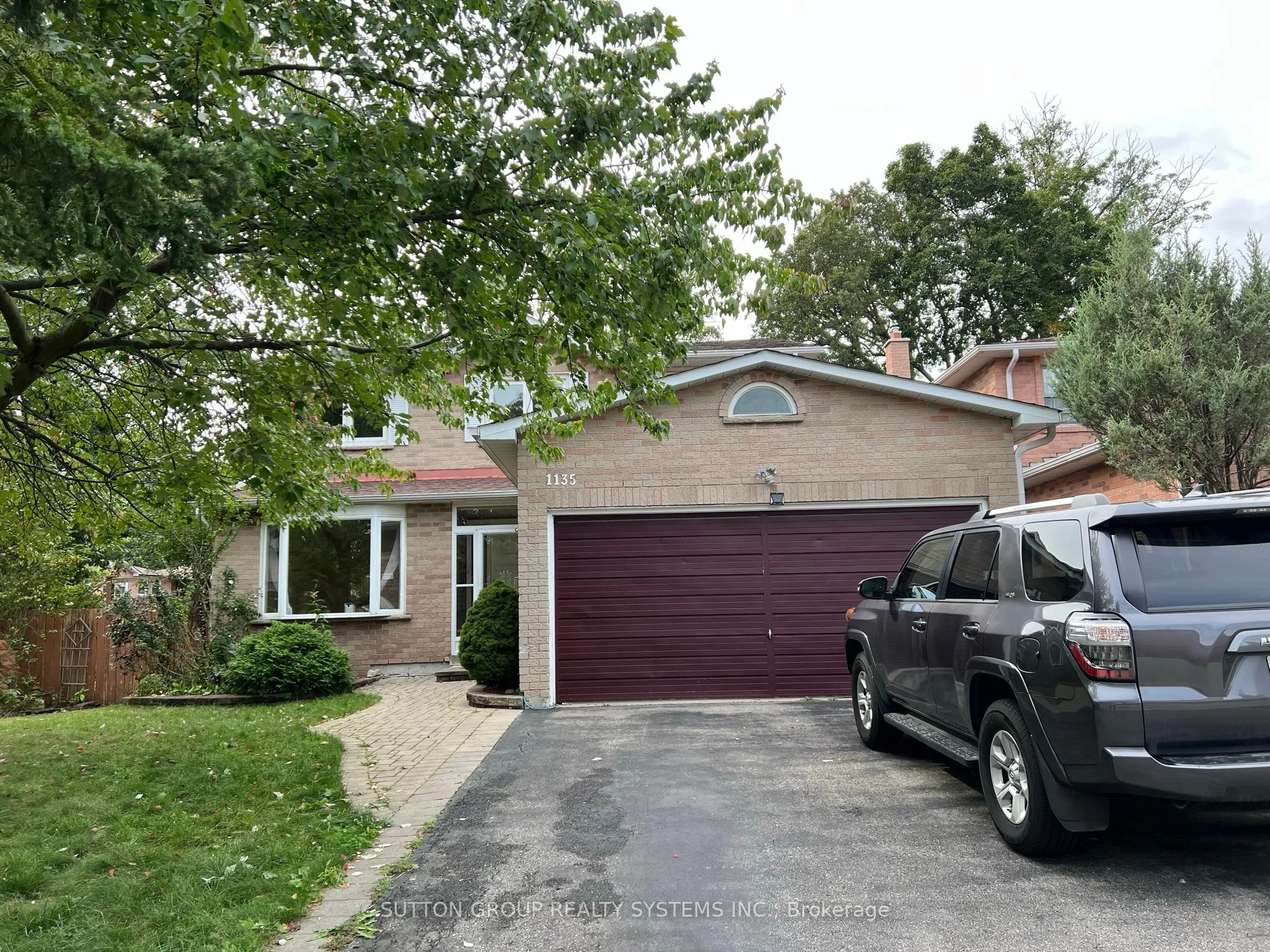 1135 Staghorn Court, Mississauga, ON L5C 3R2
