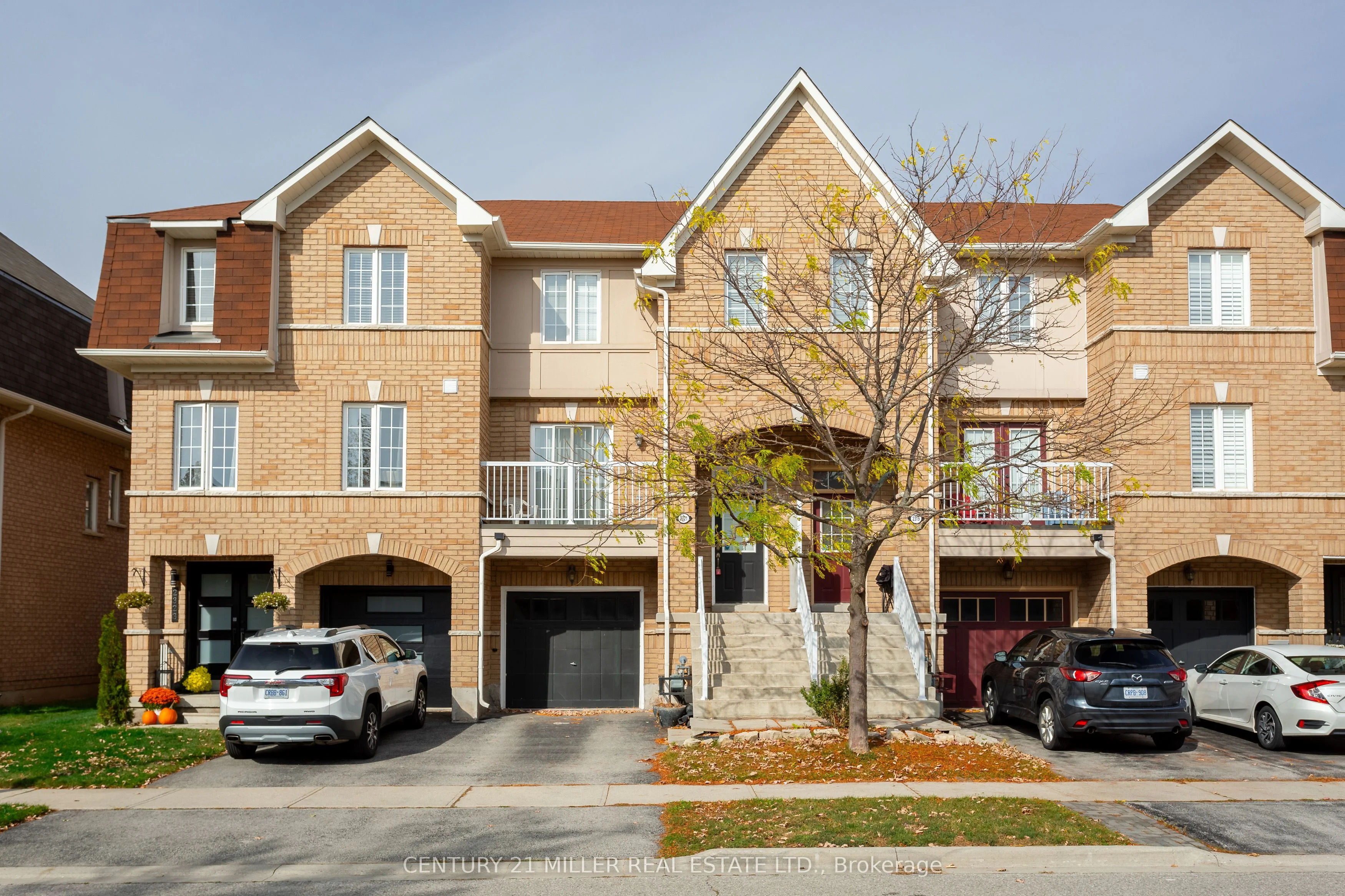 2321 Saddlecreek Crescent, Oakville, ON L6M 5J7