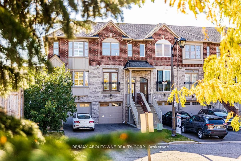 2410 Woodstock Trail 28, Oakville, ON L6M 0L3
