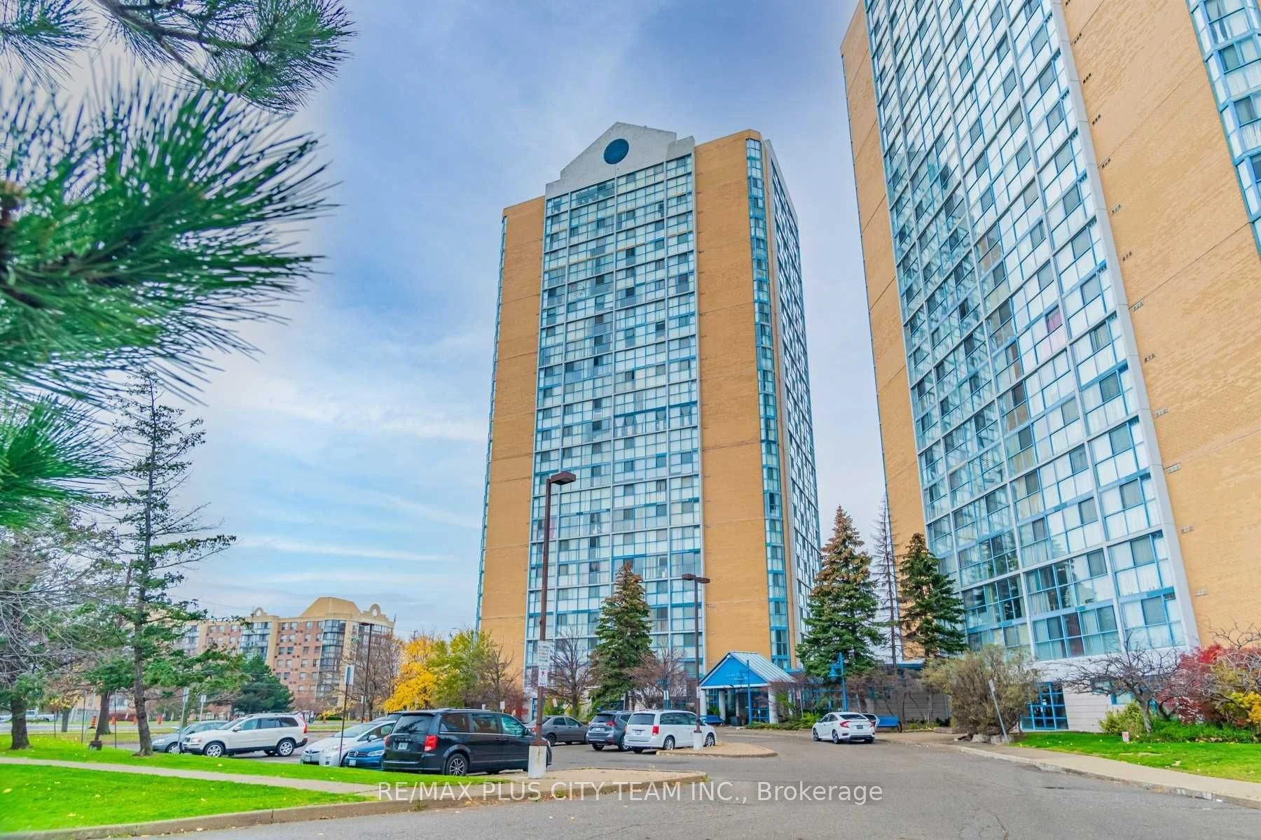 25 Trailwood Drive 1208, Mississauga, ON L4Z 3K9
