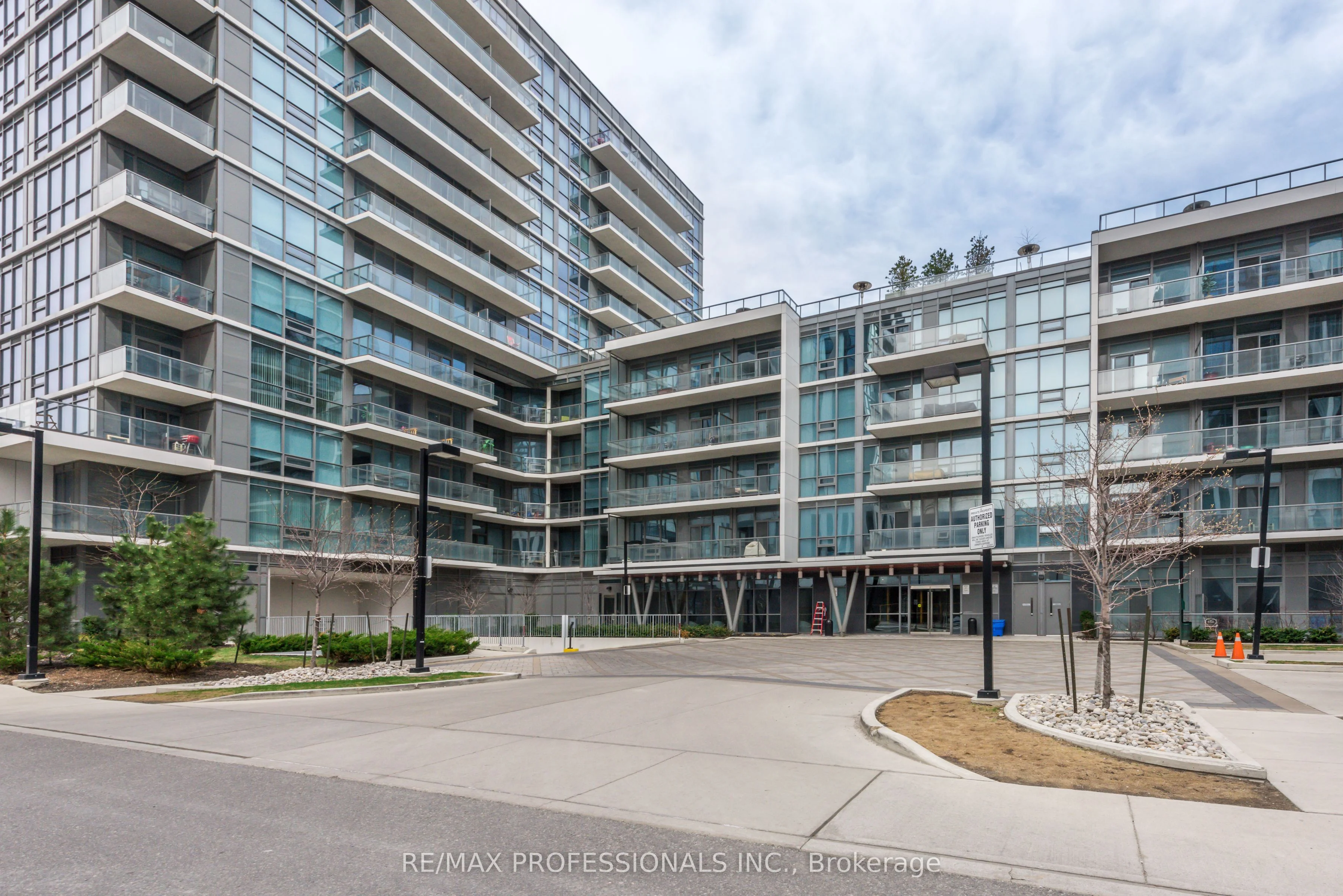 #1020 1185 The Queensway, Toronto W08, ON, M8Z 0C6
