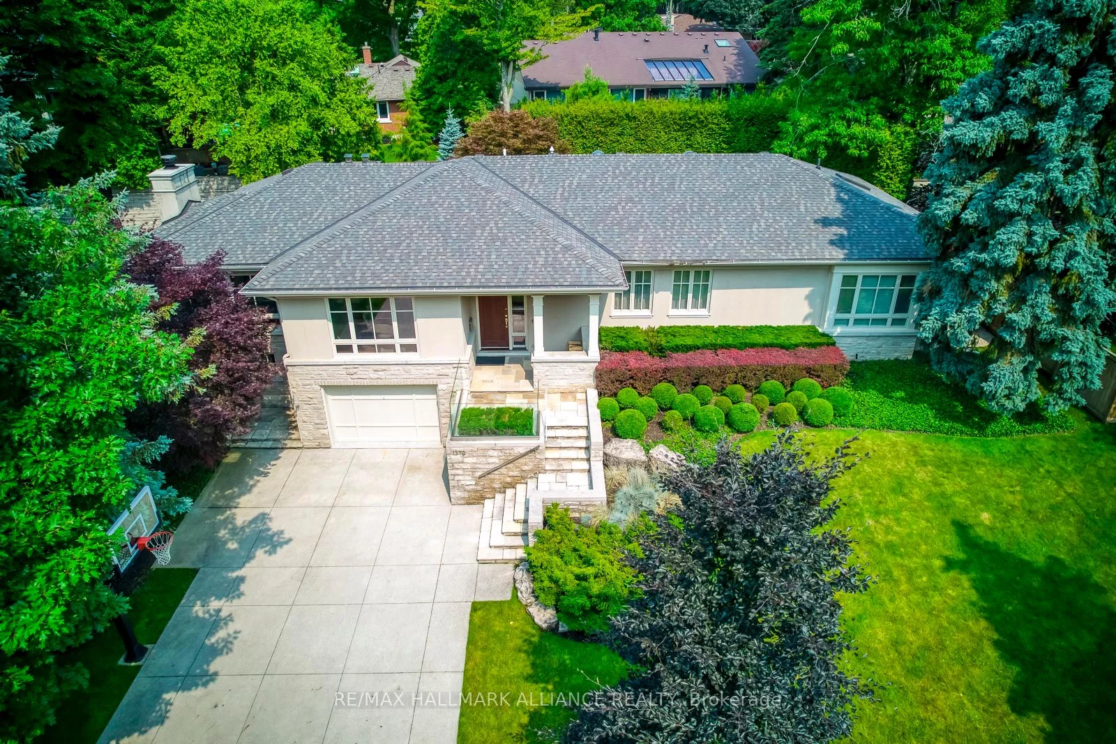 1379 Weaver Avenue, Oakville, ON L6J 2L6