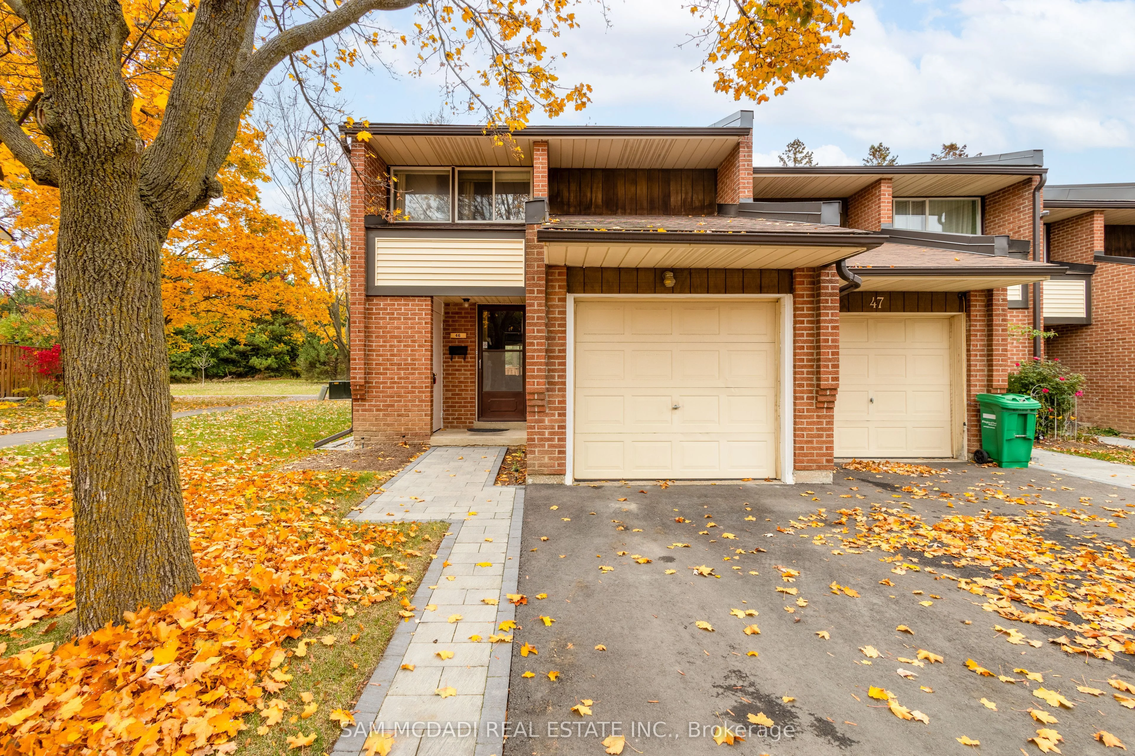 2301 Derry Road 46, Mississauga, ON L5N 2R4
