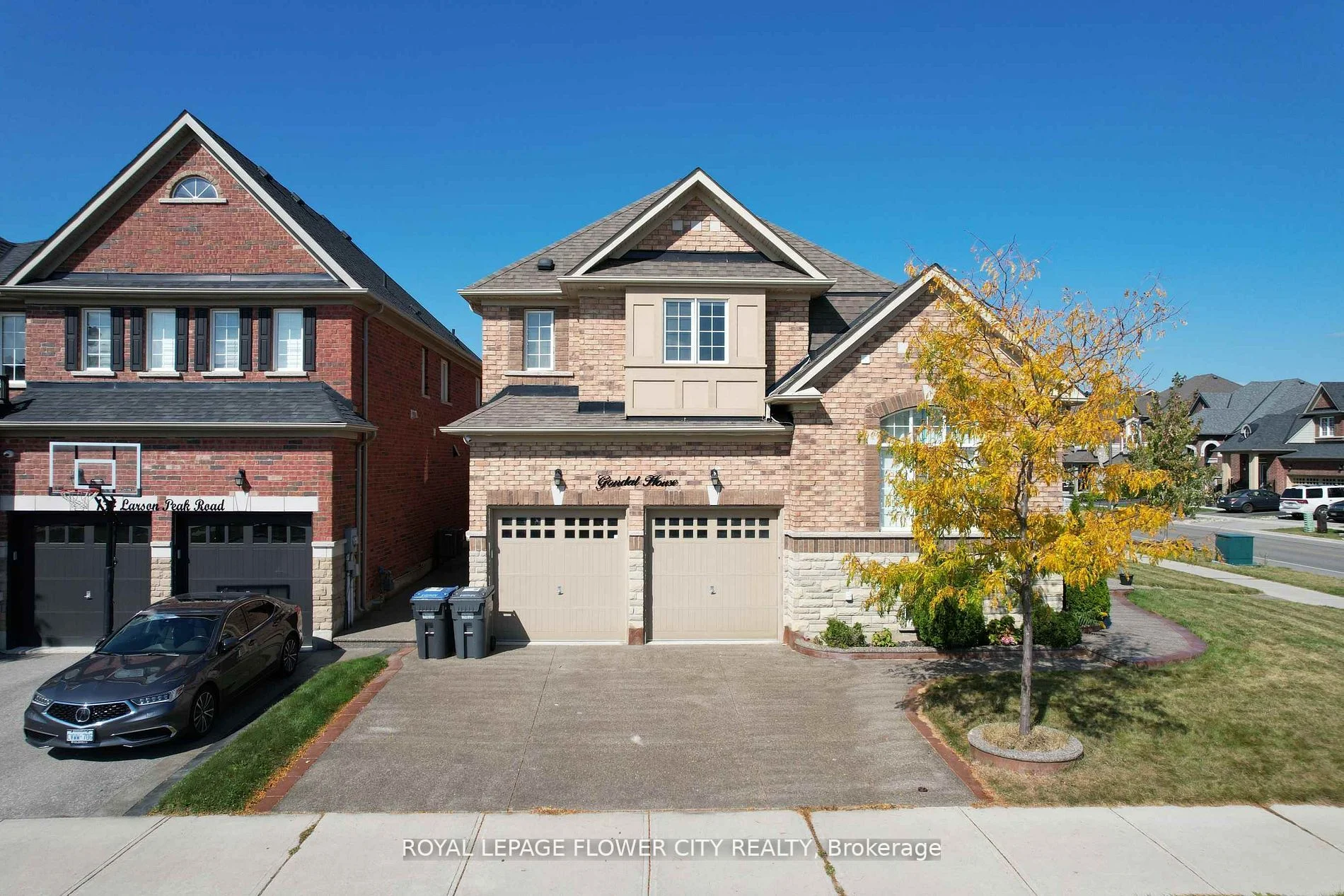 260 Bonnieglen Farm Crescent, Caledon, ON L7C 3Y4
