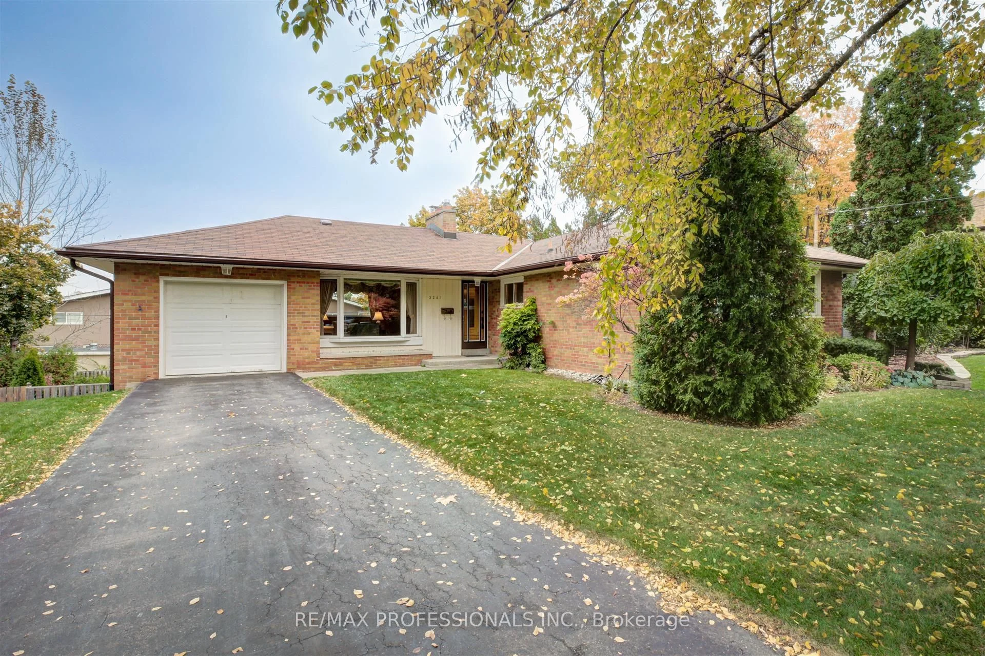 3241 Flanagan Crescent, Mississauga, ON L5C 2M6